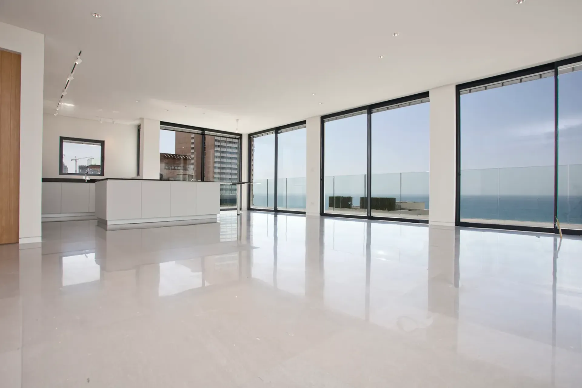 Condominium in Tel Aviv-Yafo, 6 J. L. Gordon Street 11117455