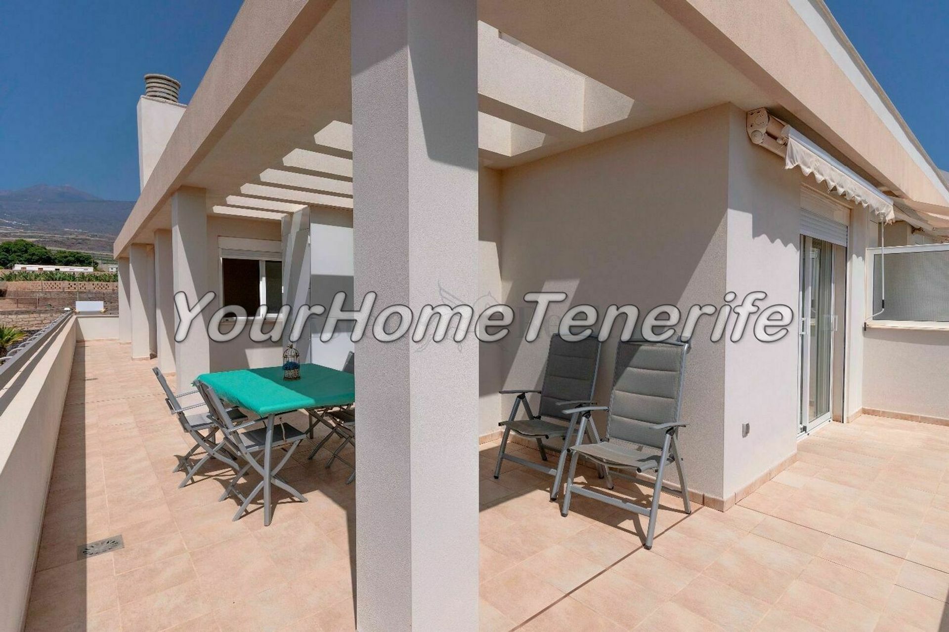 Condominium in Guía de Isora, Canary Islands 11118392