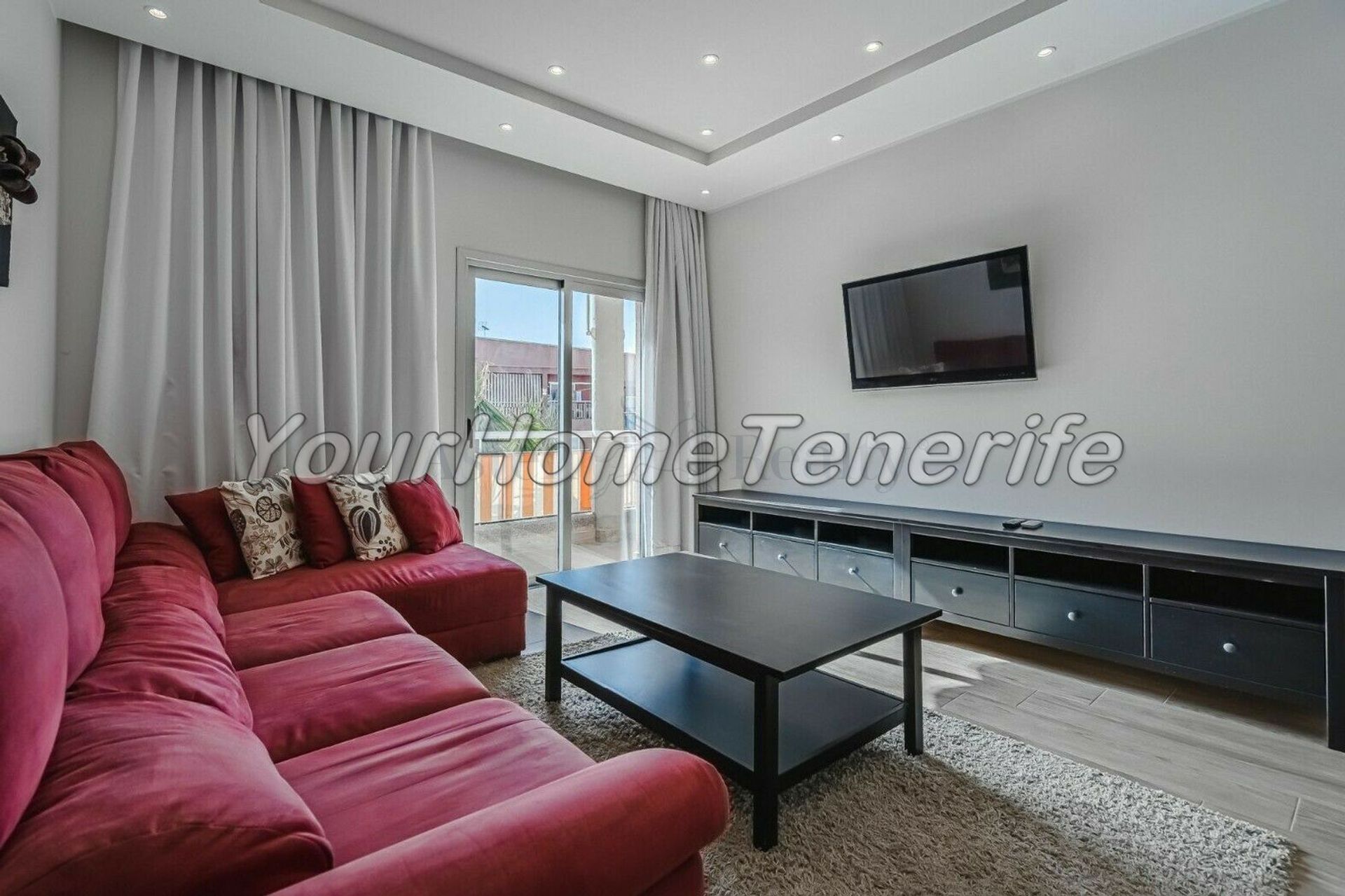 Condominium in Adeje, Canary Islands 11118415