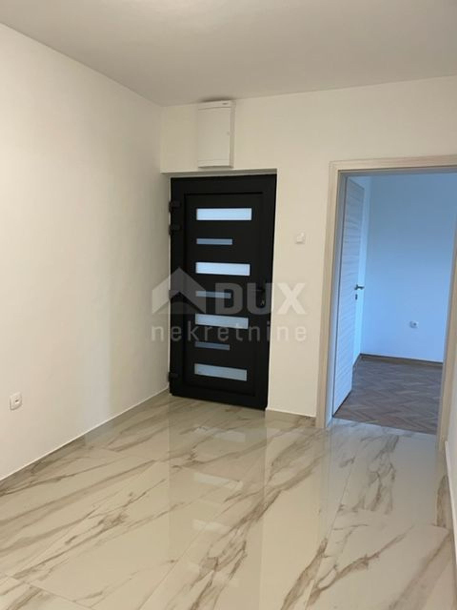 Condominio en Malinska, Primorje-Gorski Kotar County 11118875