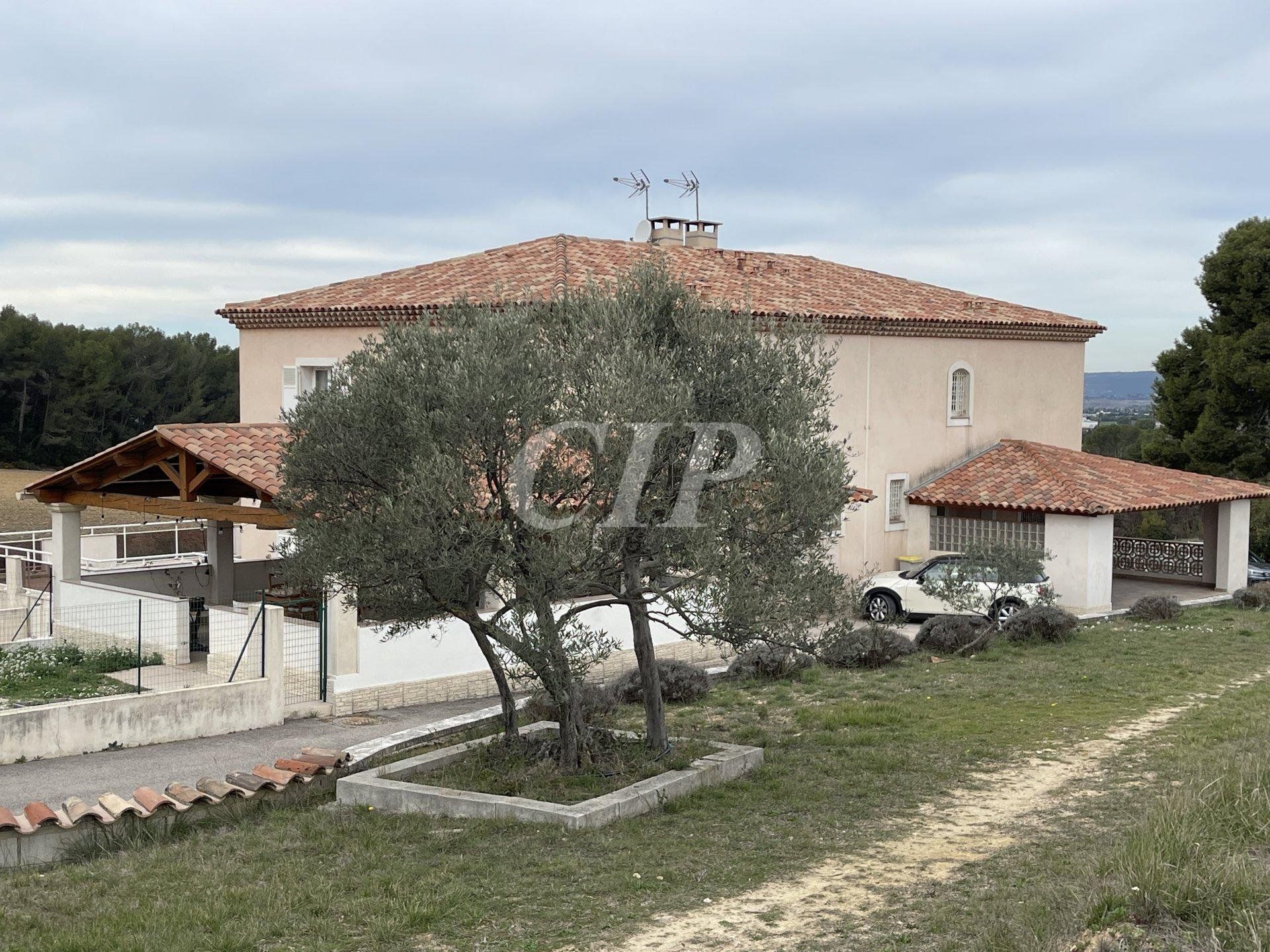 Hus i Luynes, Provence-Alpes-Cote d'Azur 11119505