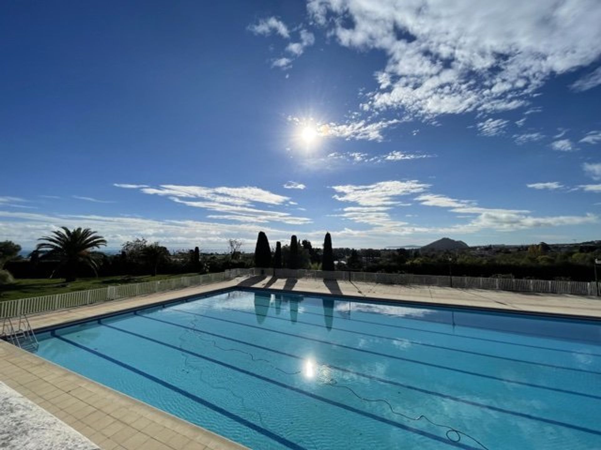 Residential in Cagnes-sur-Mer, Alpes-Maritimes 11119524