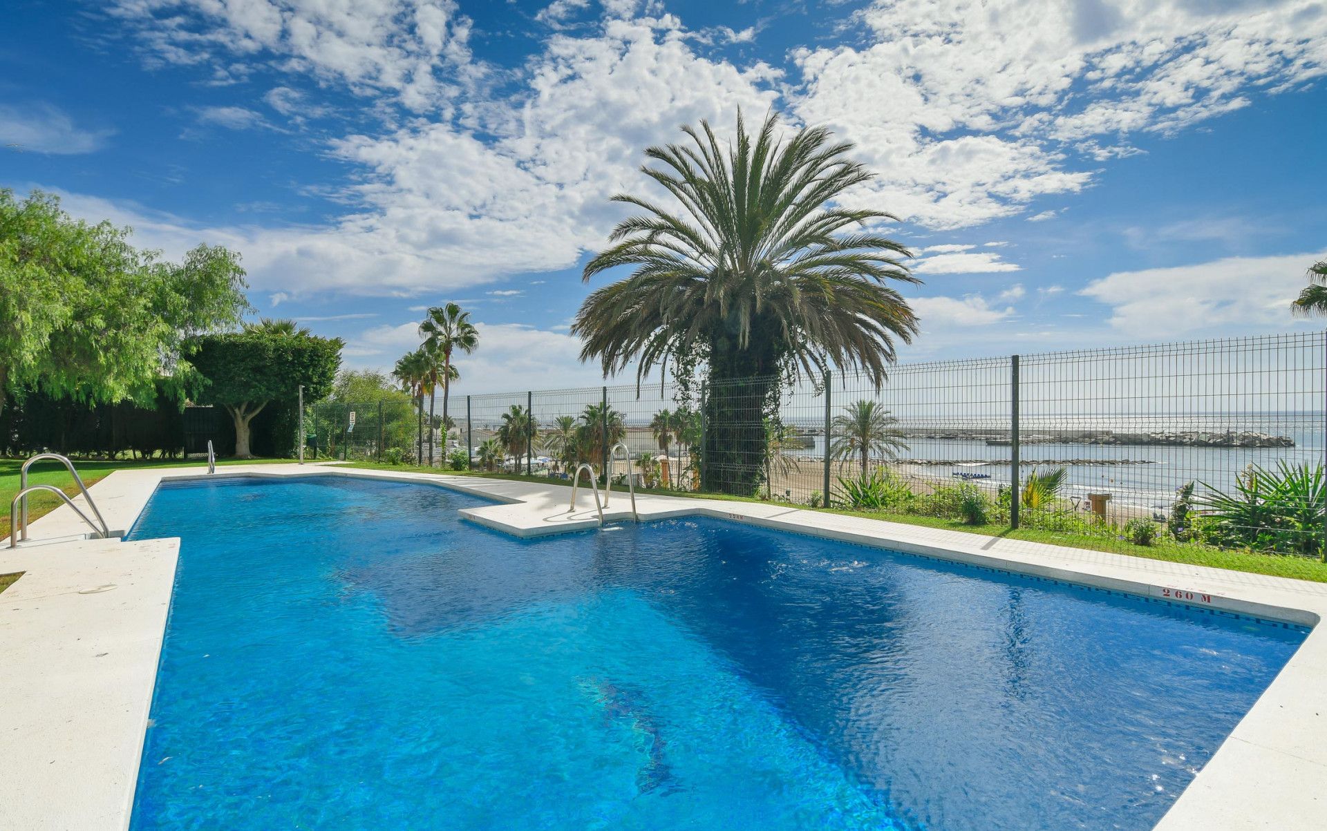 Condominio nel Marbella, Andalusia 11119843