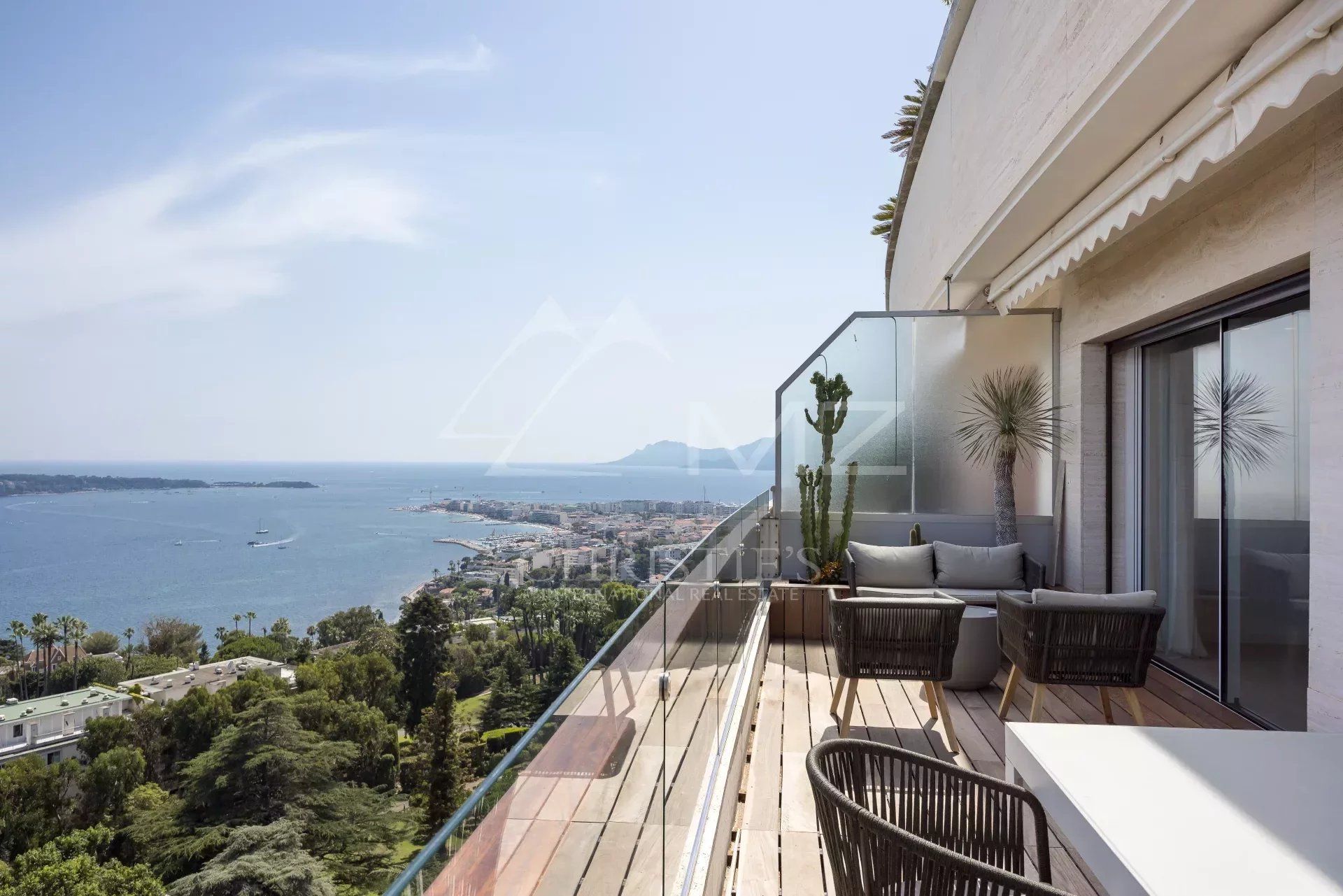 Condominium dans Cannes, Alpes-Maritimes 11120102