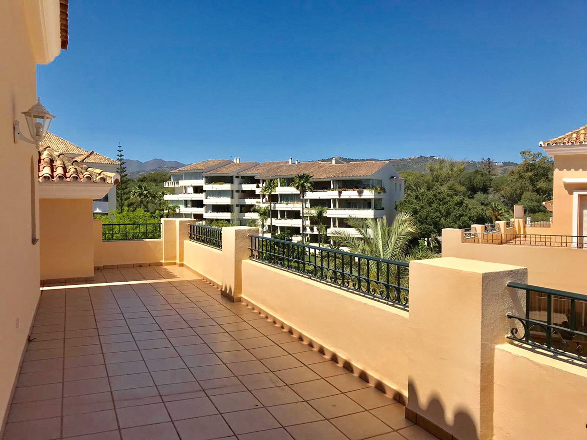 Condominium dans Marbella, Andalucía 11120224