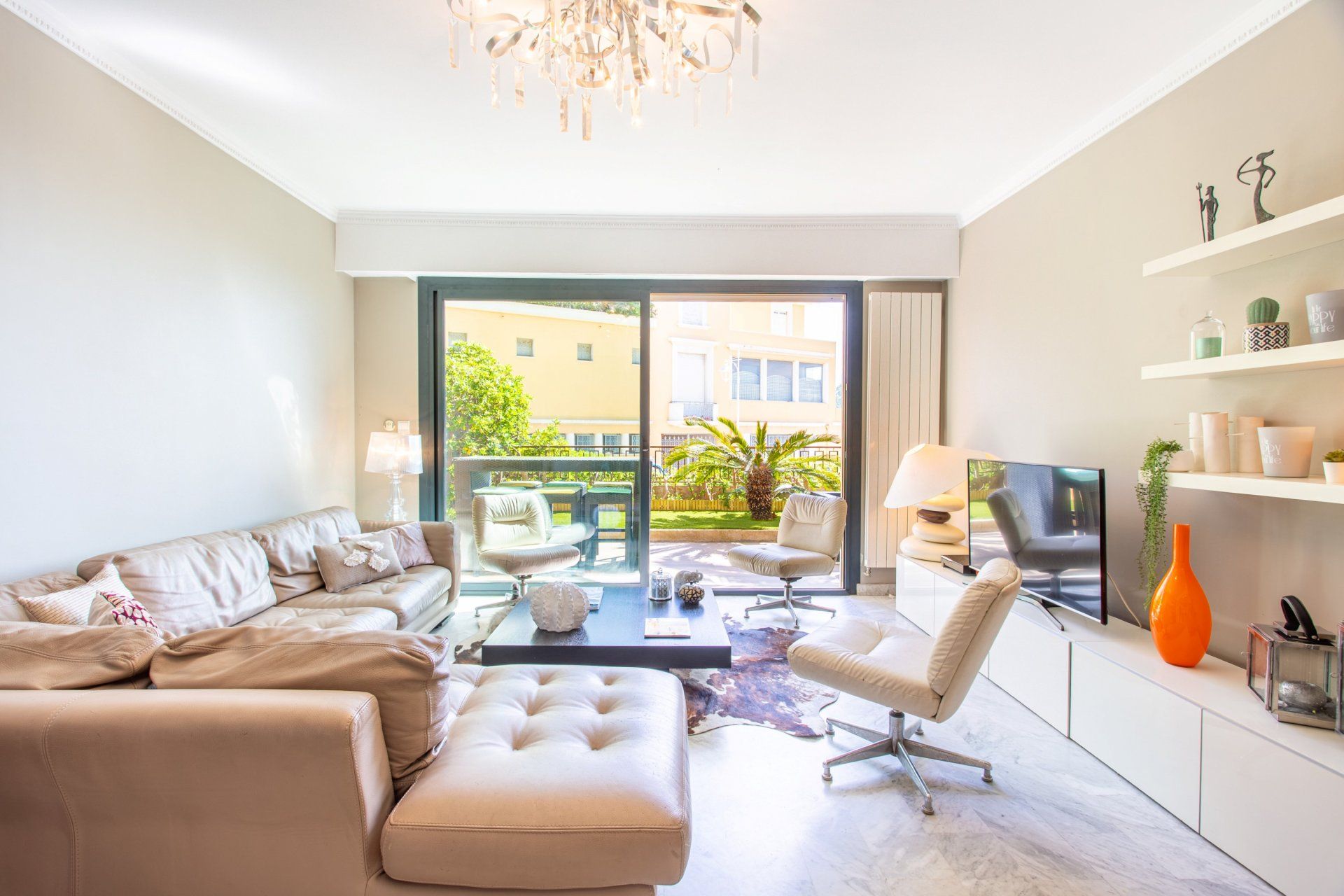 Condominium in Cannes, Alpes-Maritimes 11121506