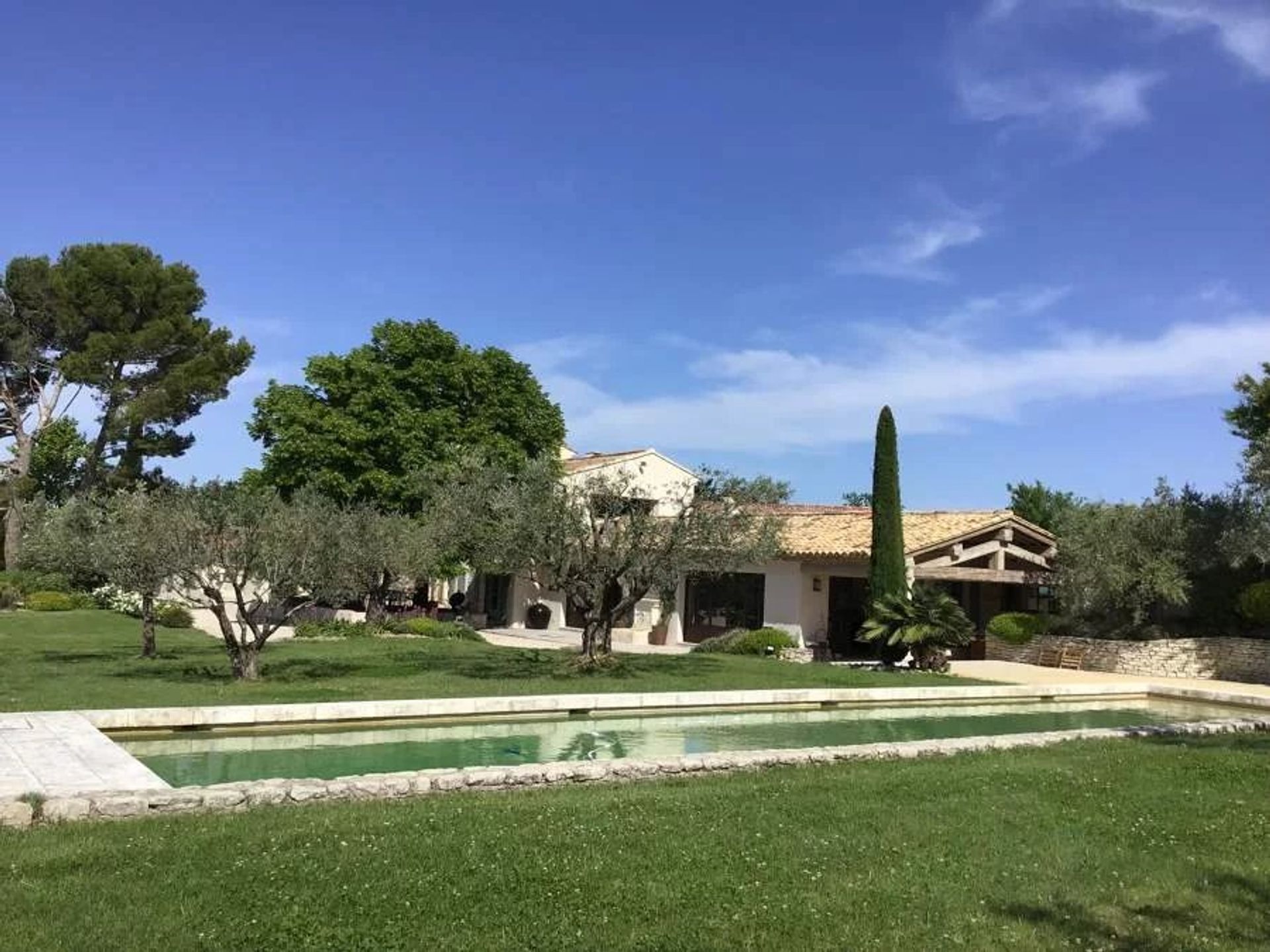 rumah dalam Gordes, Provence-Alpes-Côte d'Azur 11122505