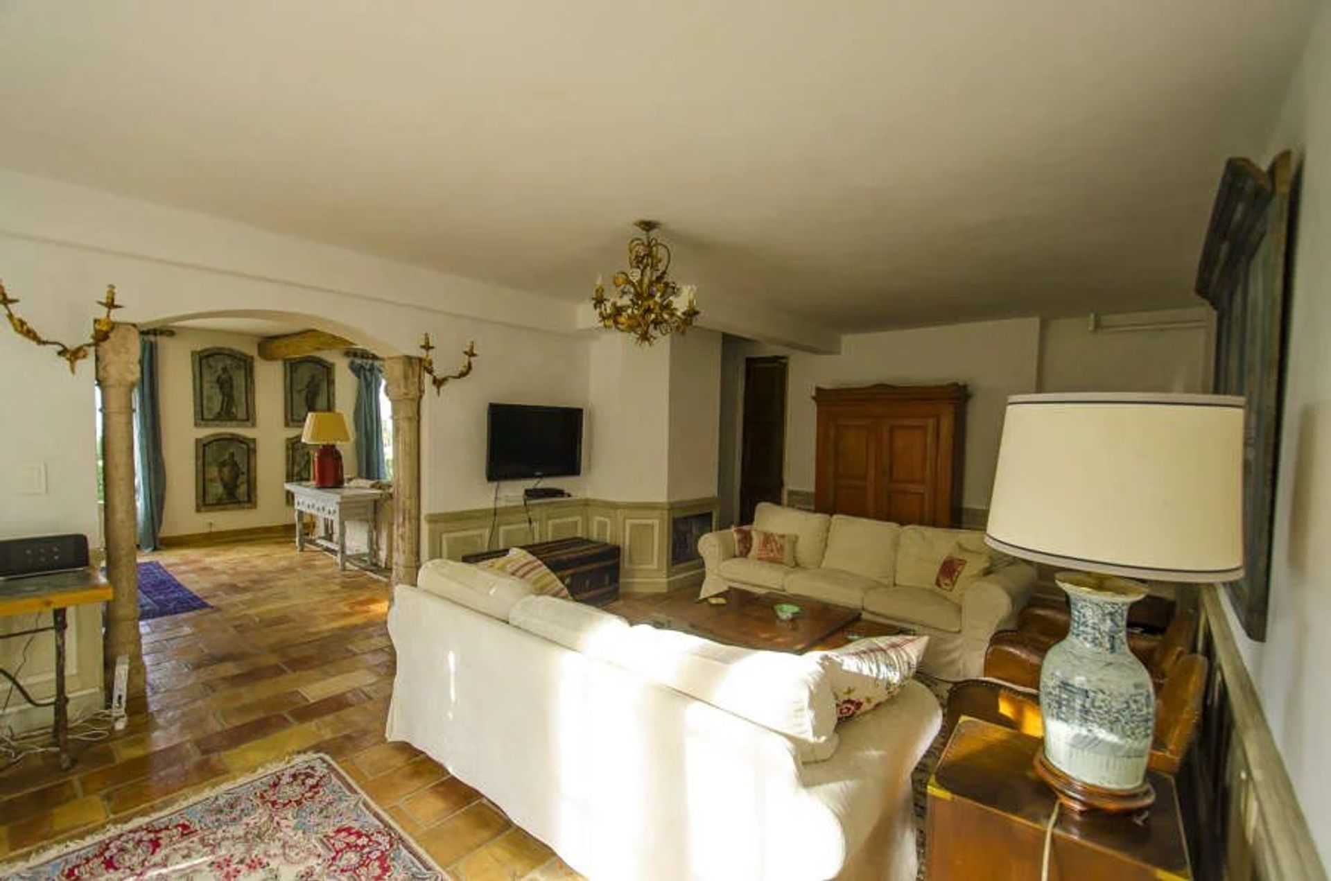 Huis in Tourrettes-sur-Loup, Alpes-Maritimes 11122669