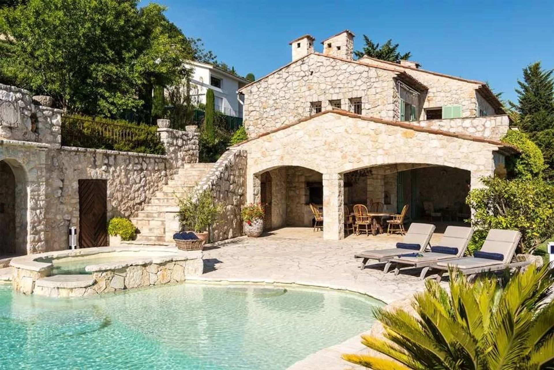 casa en Tourrettes-sur-Loup, Alpes-Maritimes 11122669