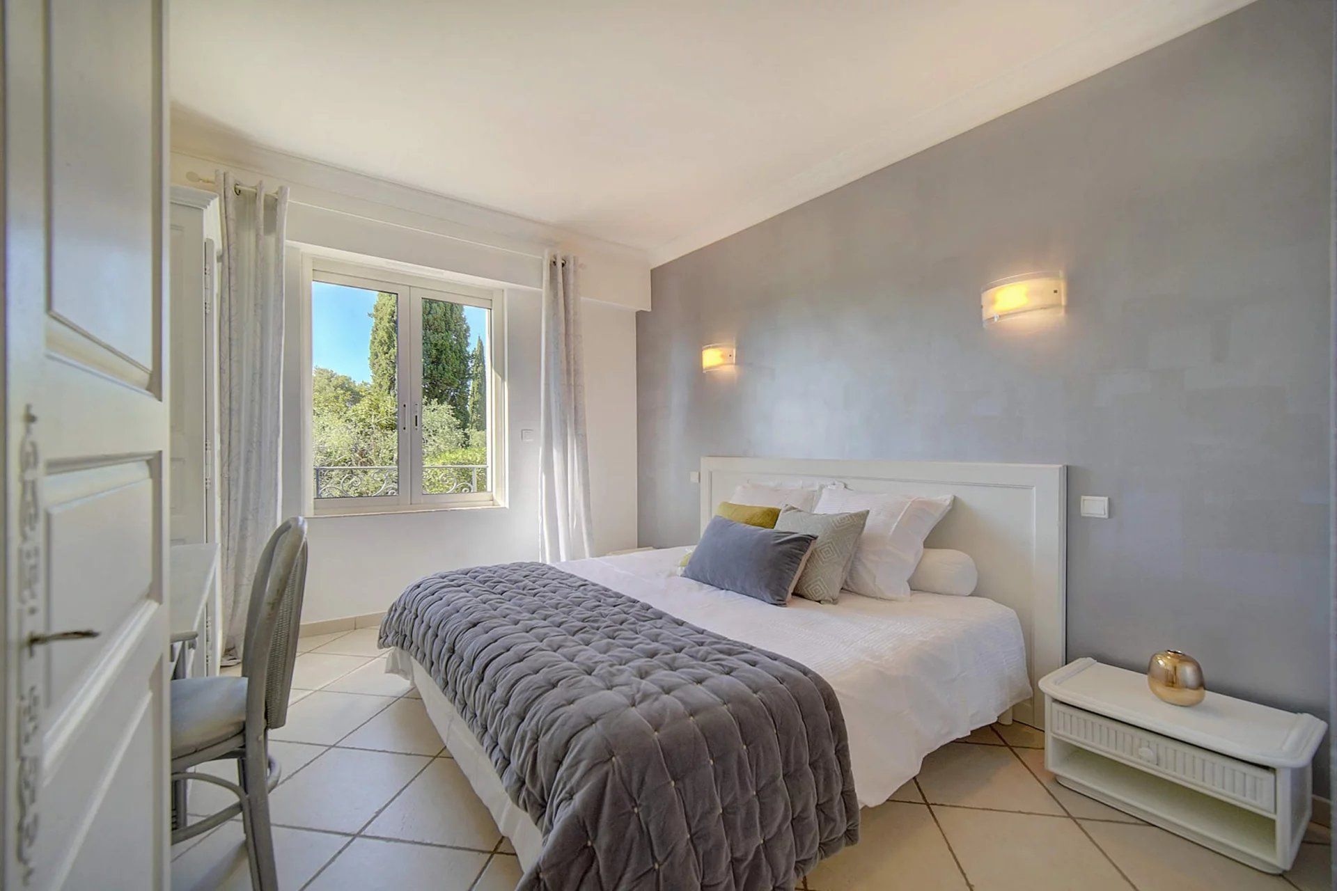 rumah dalam Mougins, Alpes-Maritimes 11122681