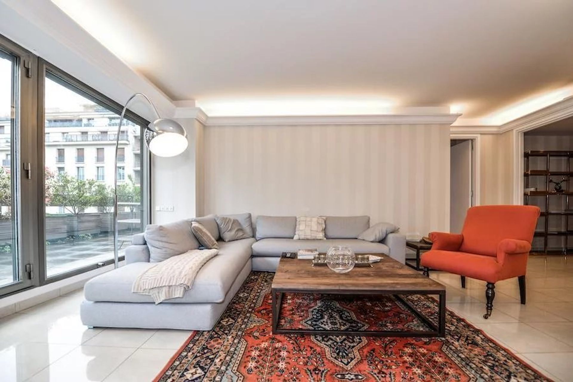 Condominium in Levallois-Perret, Ile-de-France 11123063