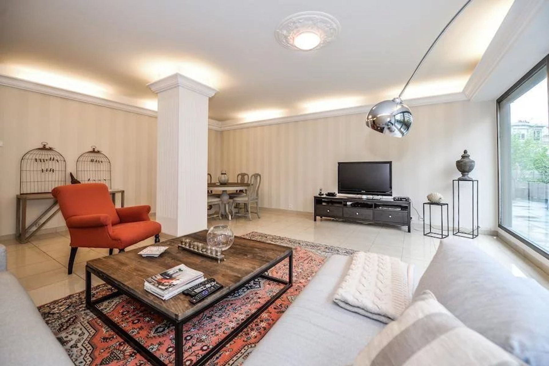 Condominium in Levallois-Perret, Ile-de-France 11123063