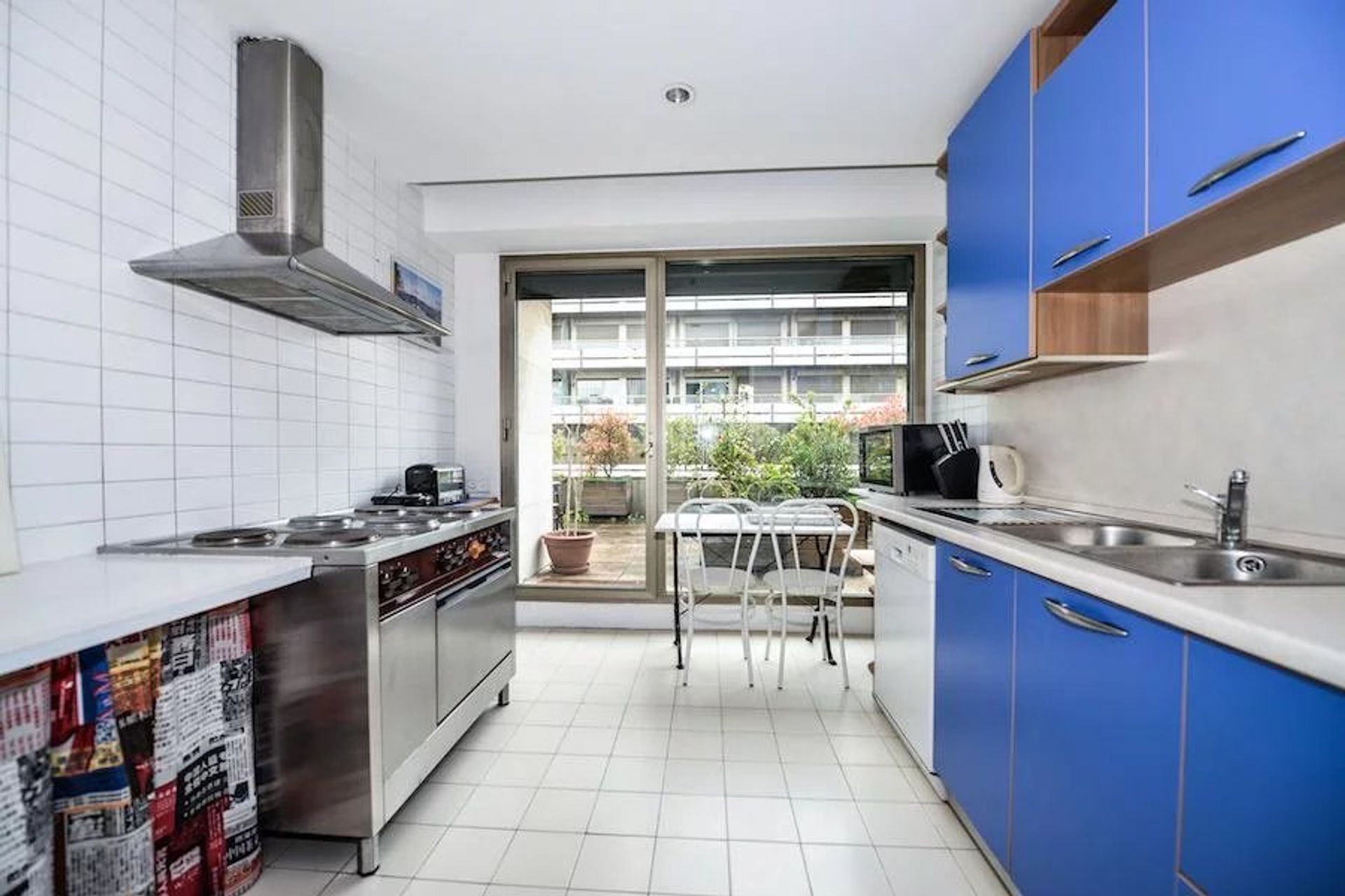 Condominium in Levallois-Perret, Ile-de-France 11123063