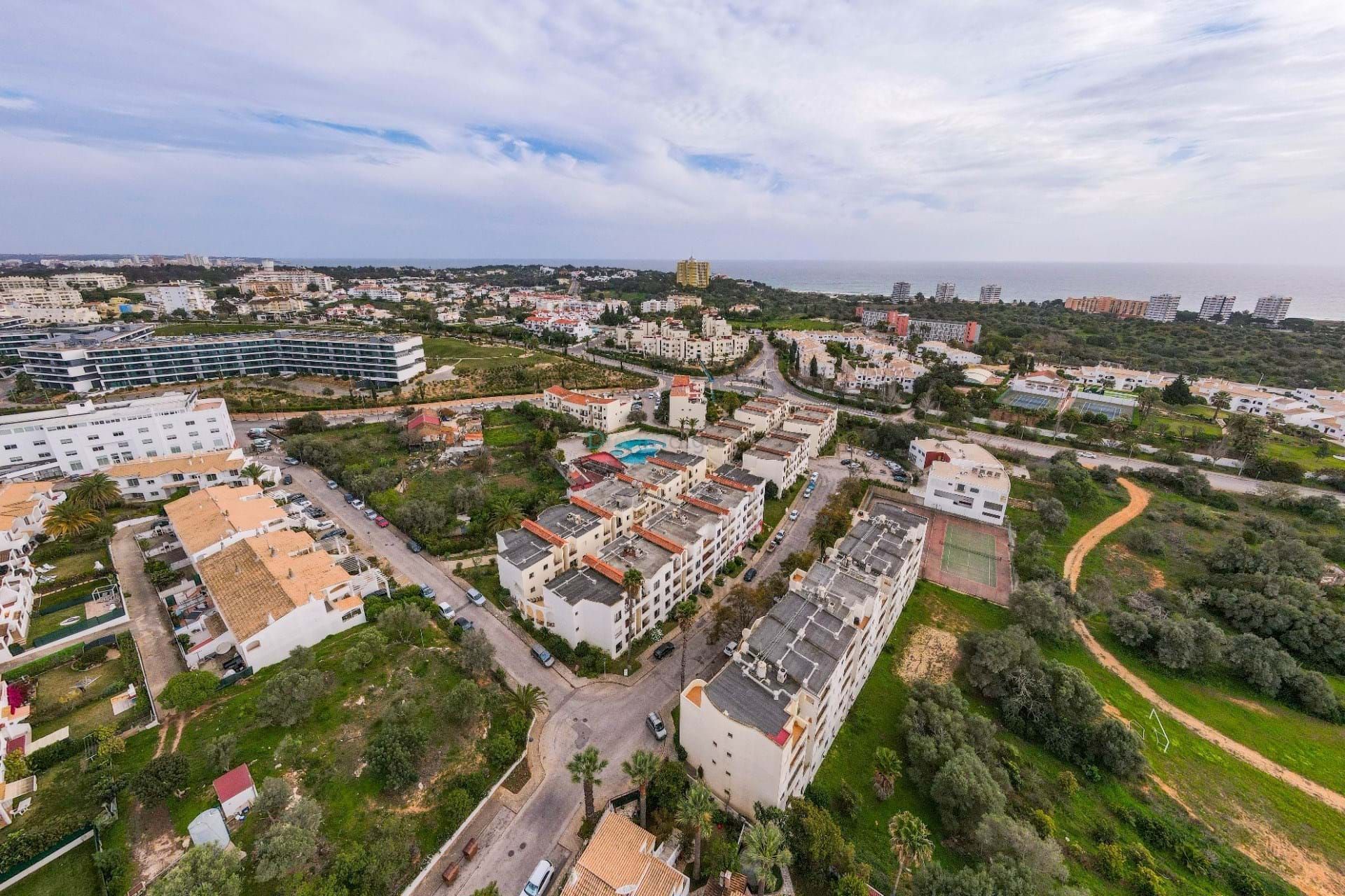 Condominium in Alvor, Faro 11123500