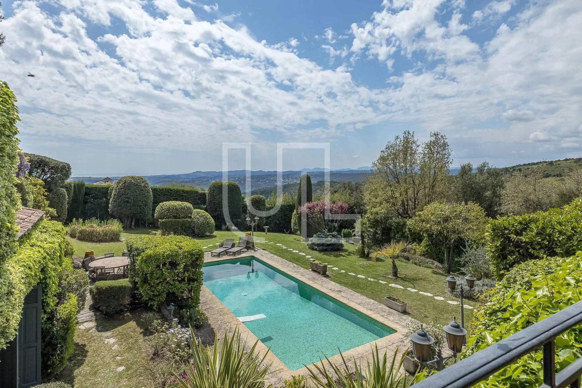 Casa nel Saint-Paul-de-Vence, Provence-Alpes-Côte d'Azur 11123724