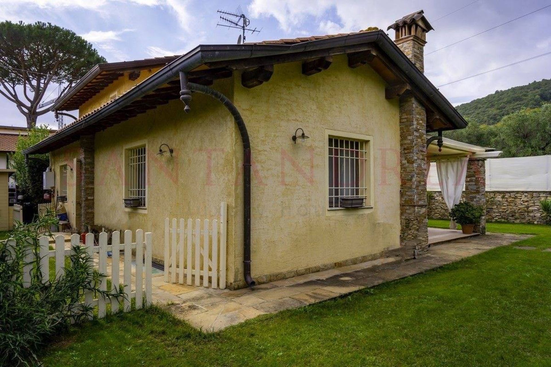 rumah dalam Pietrasanta, Toscana 11123886