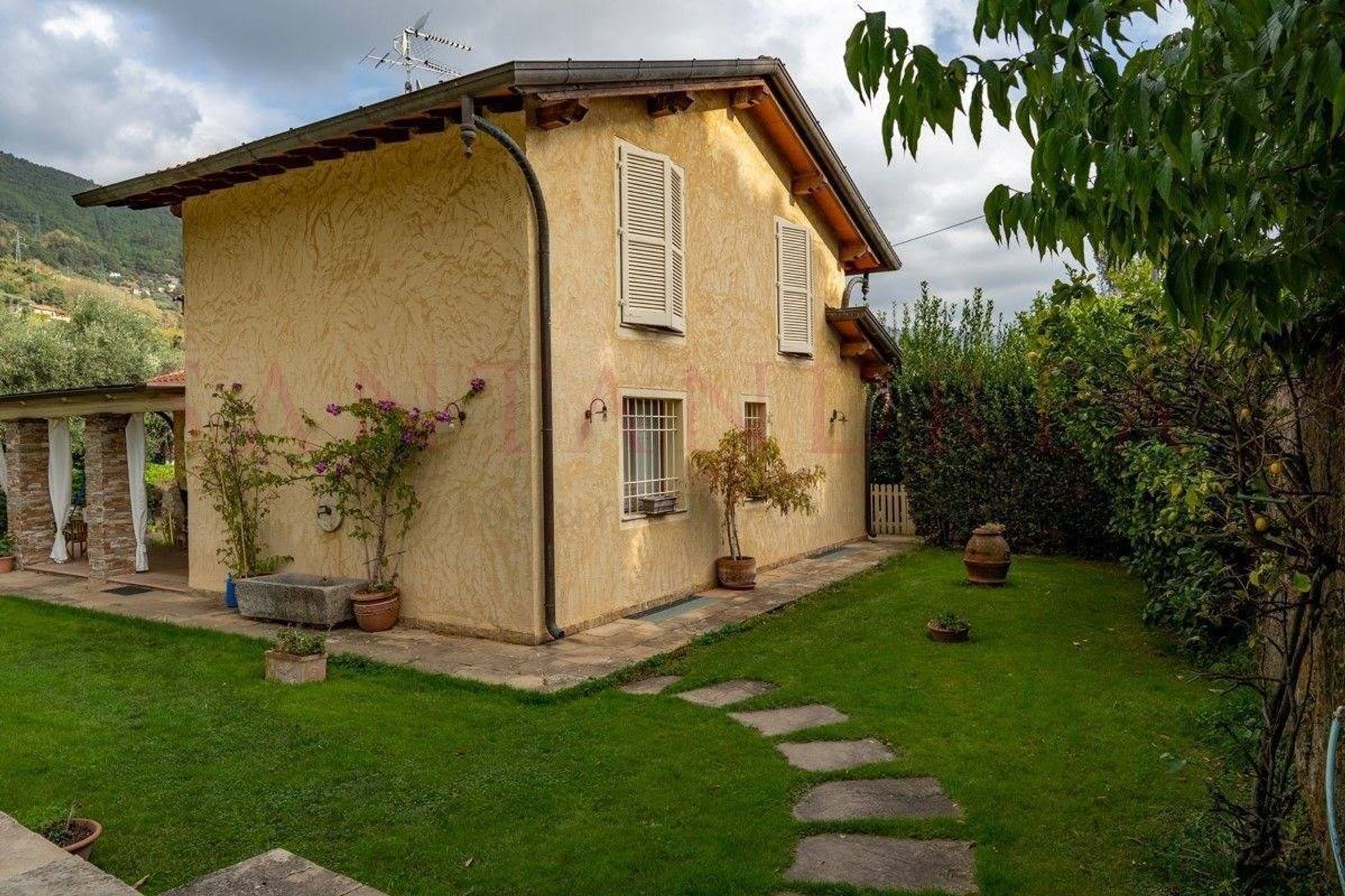 rumah dalam Pietrasanta, Toscana 11123886