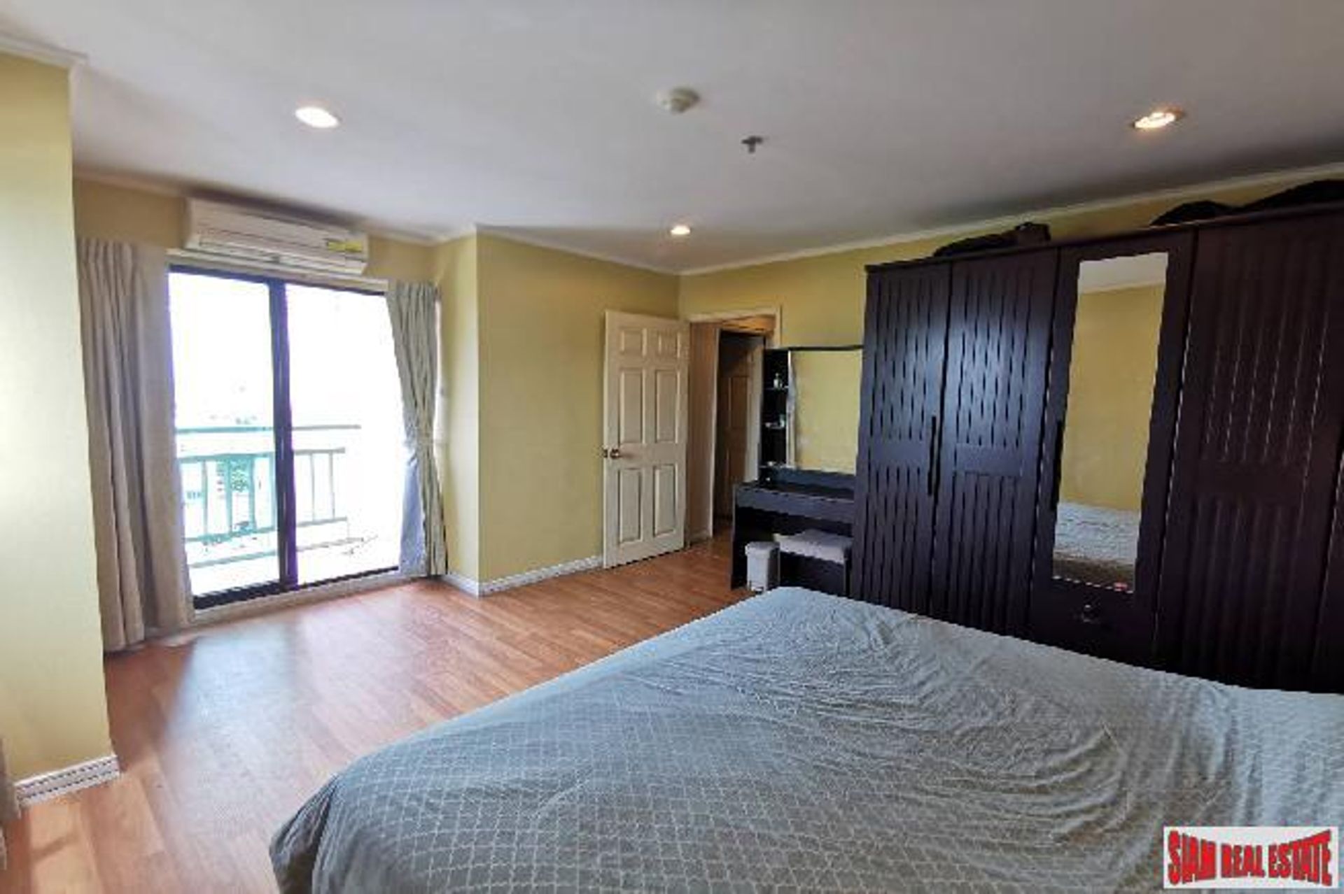 Condominium in Bangkok Yai, Krung Thep Maha Nakhon 11124930