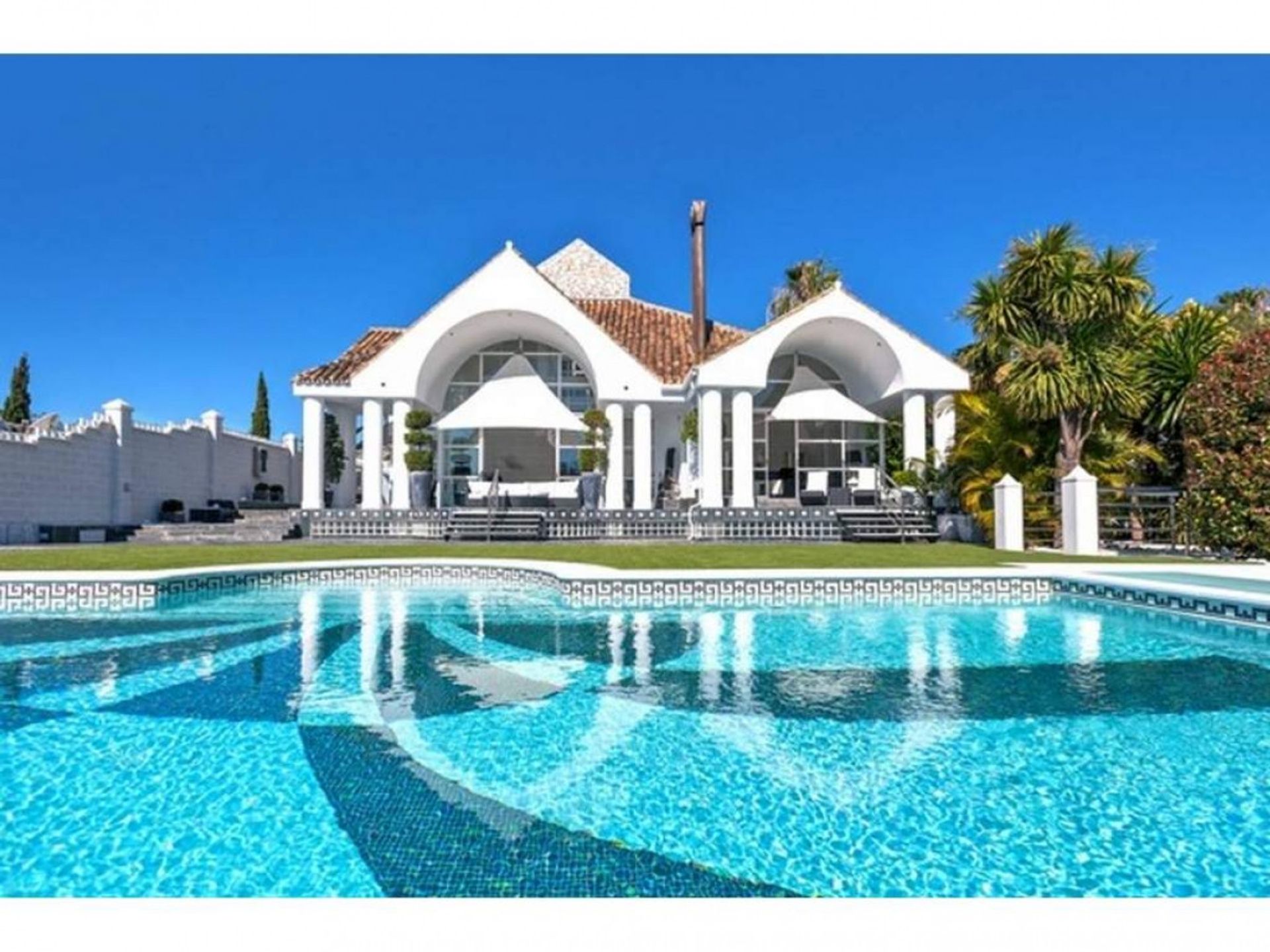 House in Marbella, Andalusia 11125587