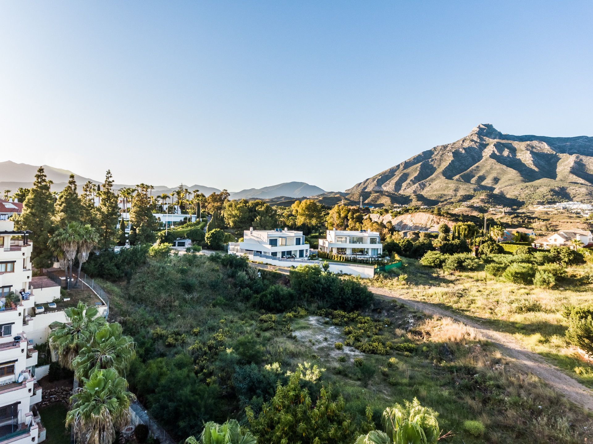 土地 在 Marbella, Andalusia 11126064