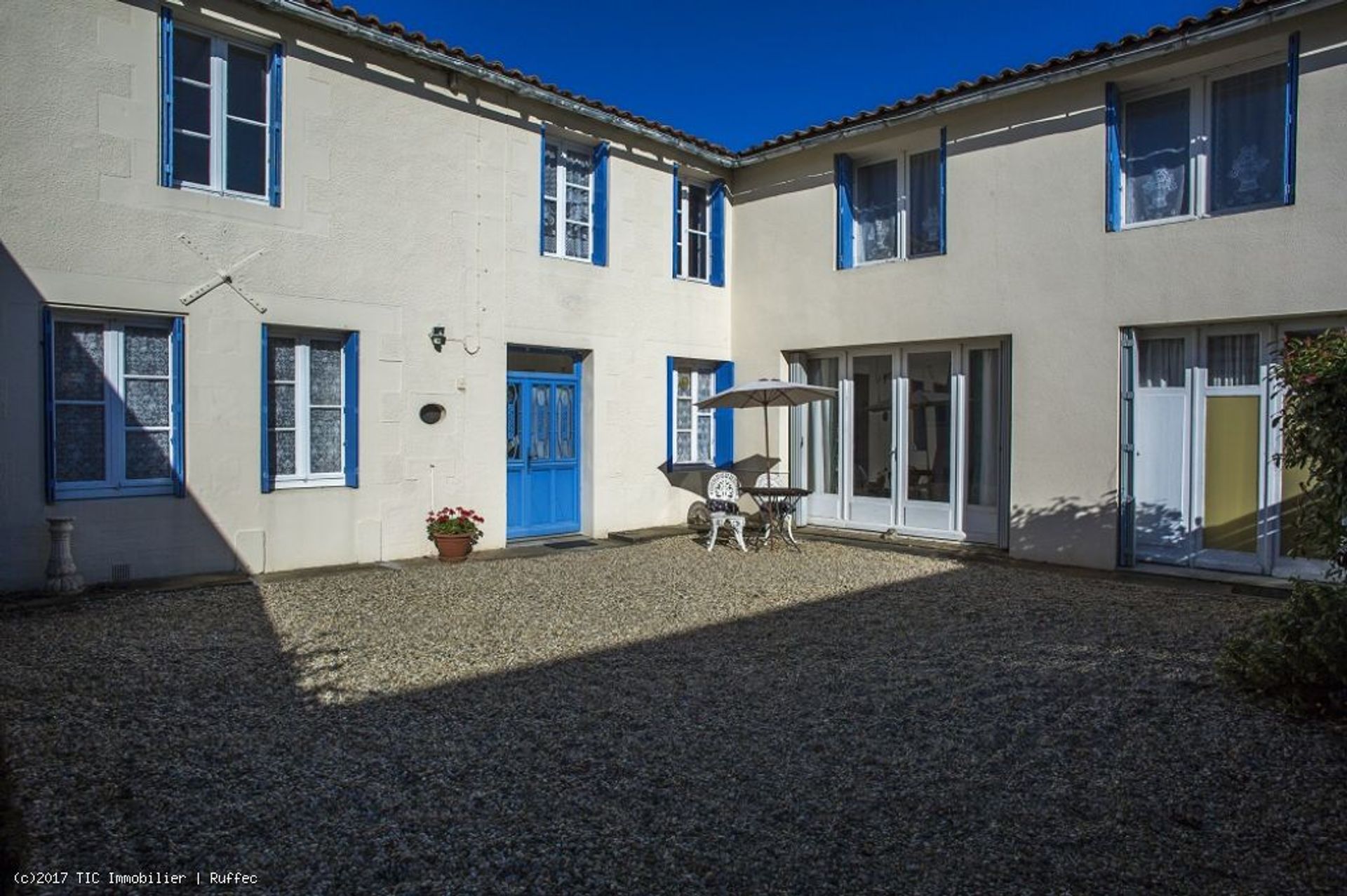 Huis in Ruffec, Nouvelle-Aquitaine 11127043