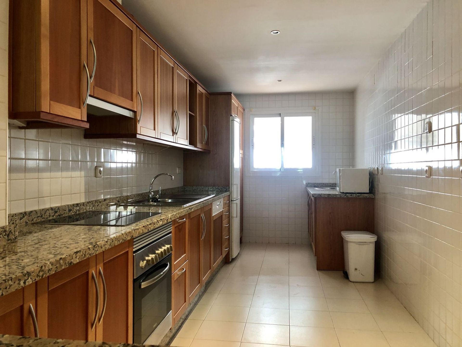 Condominium in Marbella, Andalucía 11127162