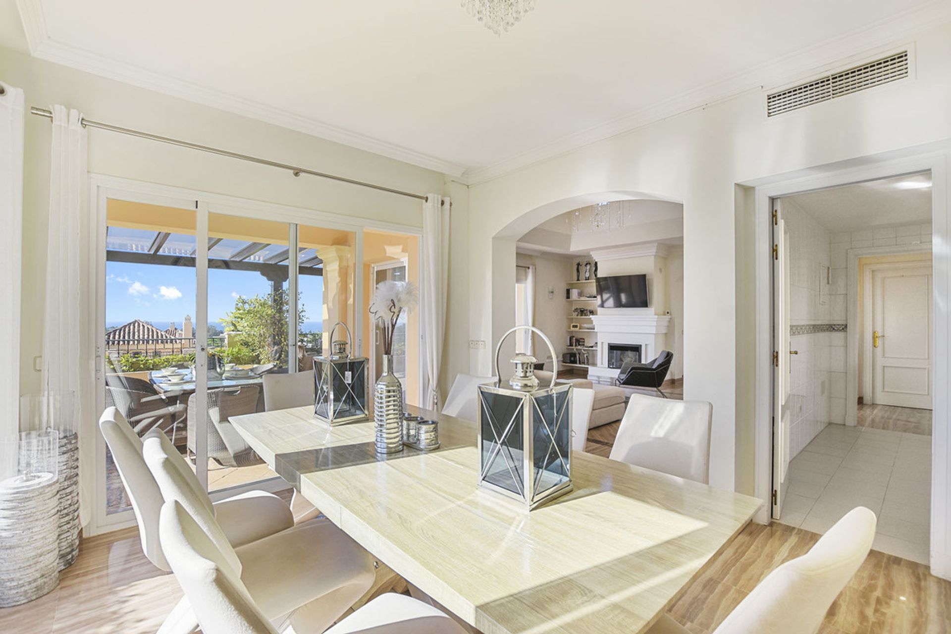 Condominium in Marbella, Andalucía 11127290