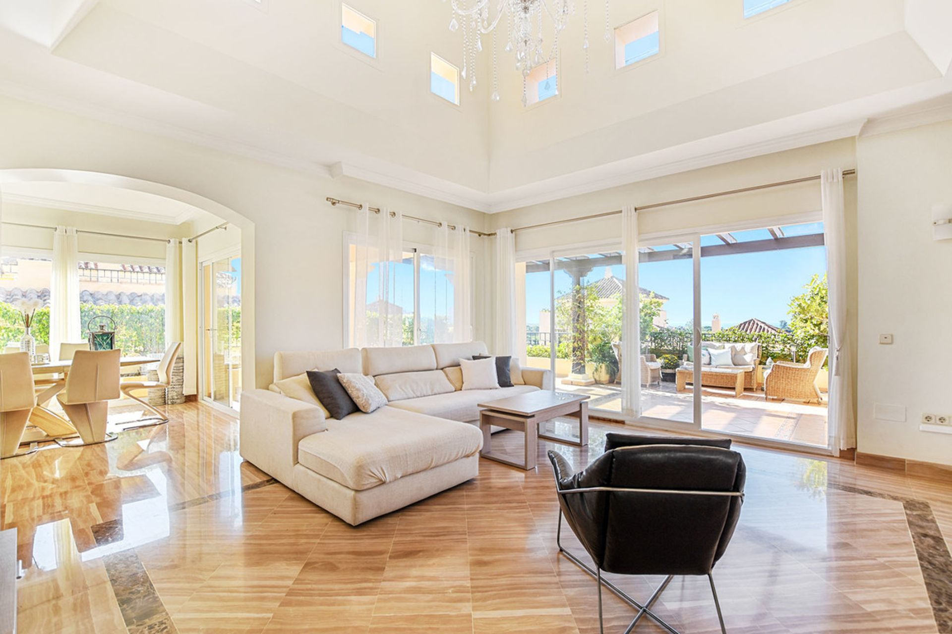 Condominium in Marbella, Andalucía 11127290