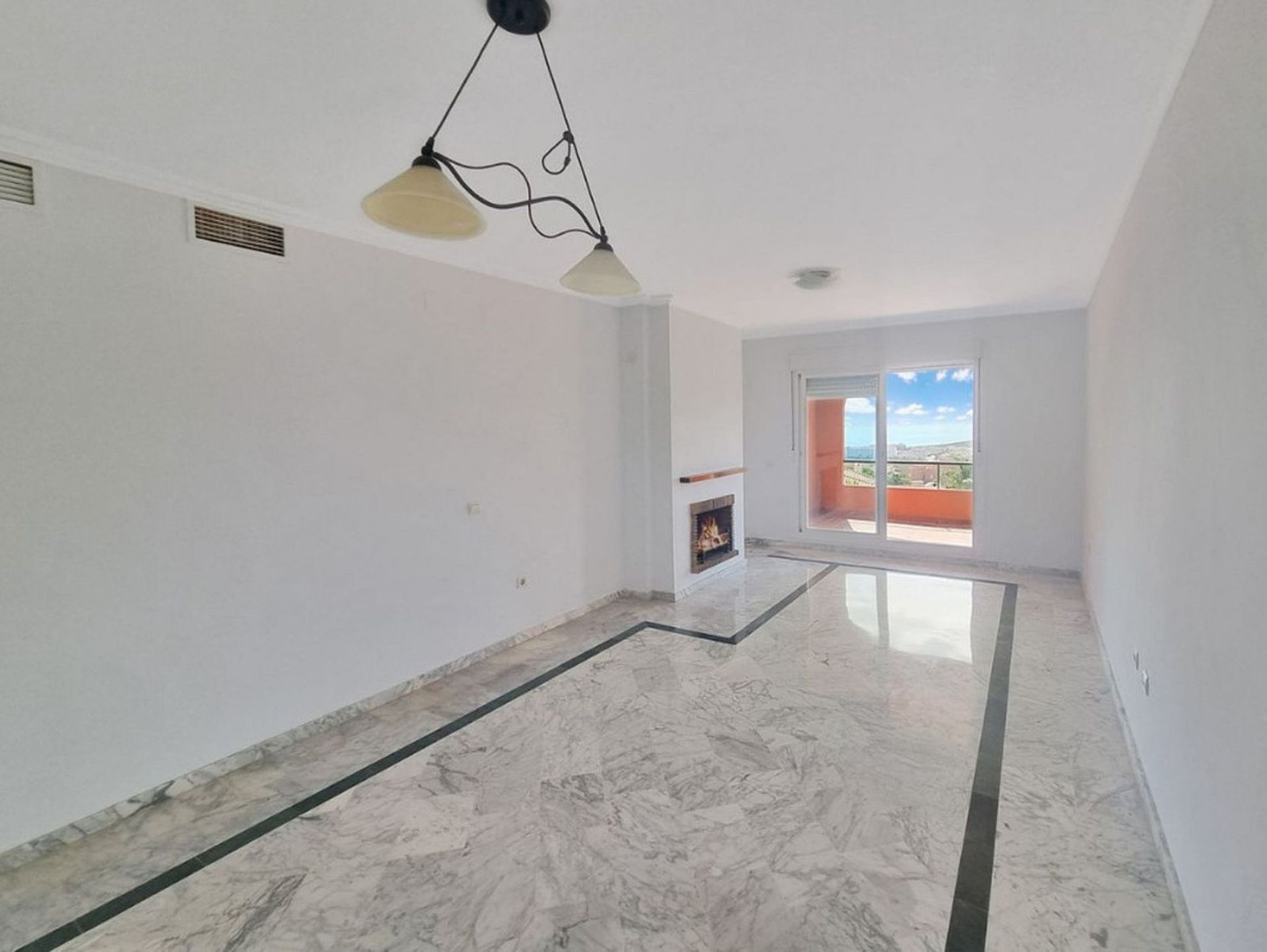 Condominio nel Castello di Sabinillas, Andalusia 11127778