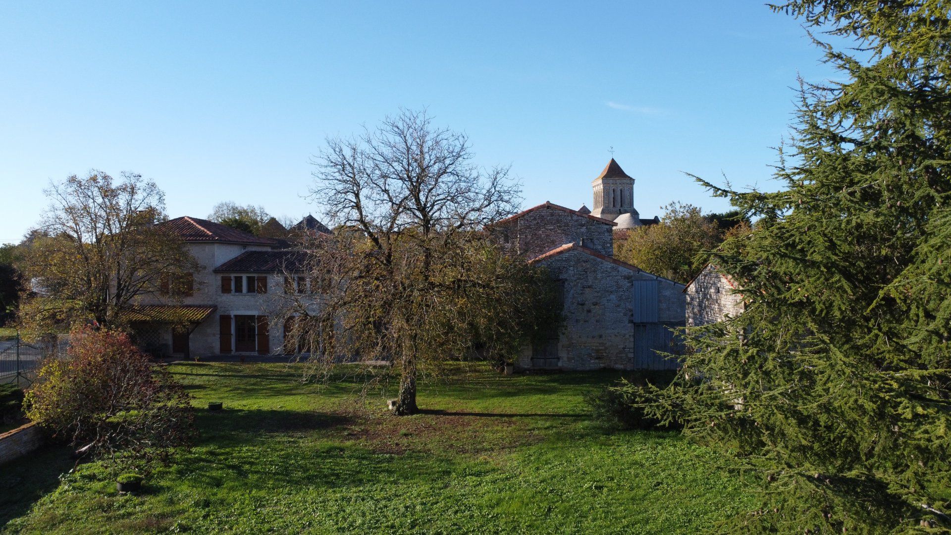 Talo sisään Courcôme, Nouvelle-Aquitaine 11128214