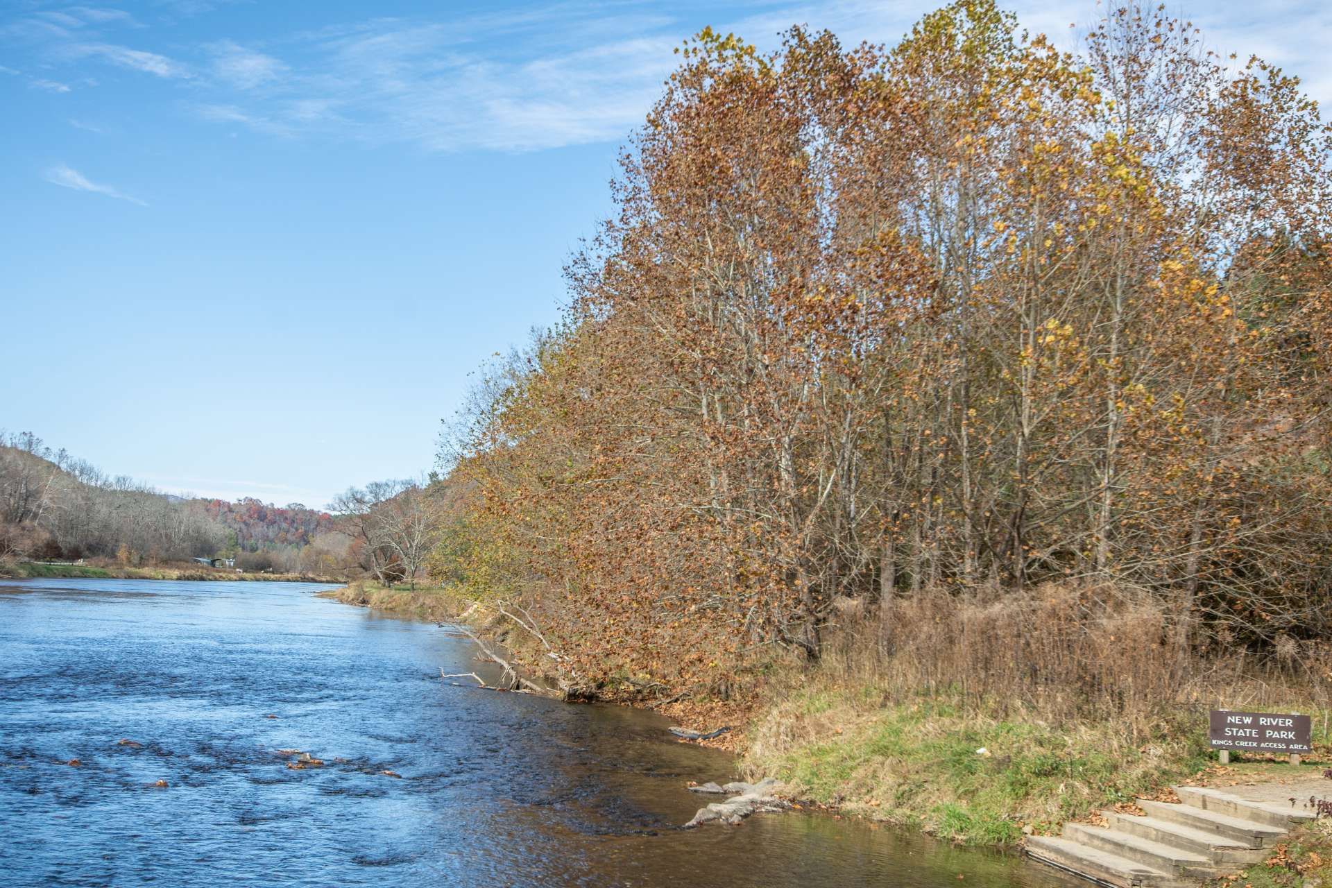 房子 在 Crumpler, North Carolina 11128657