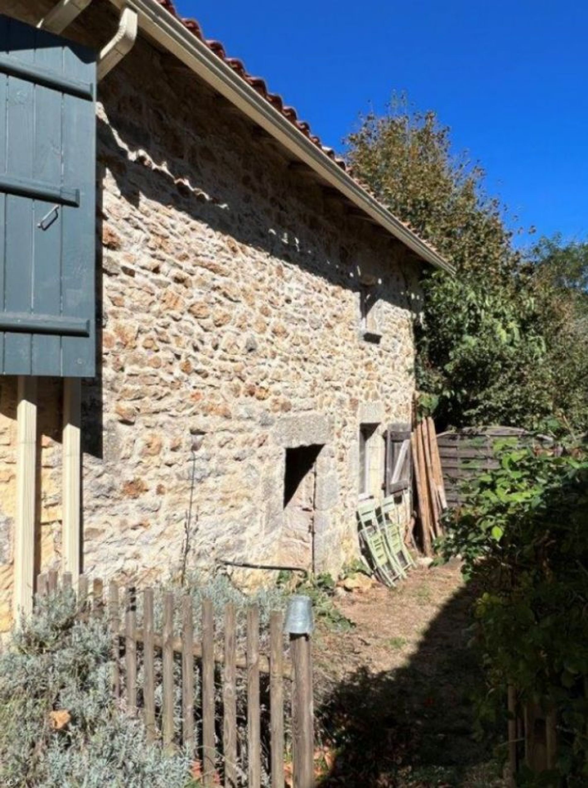 Hus i Nanteuil-en-Vallée, Nouvelle-Aquitaine 11128679