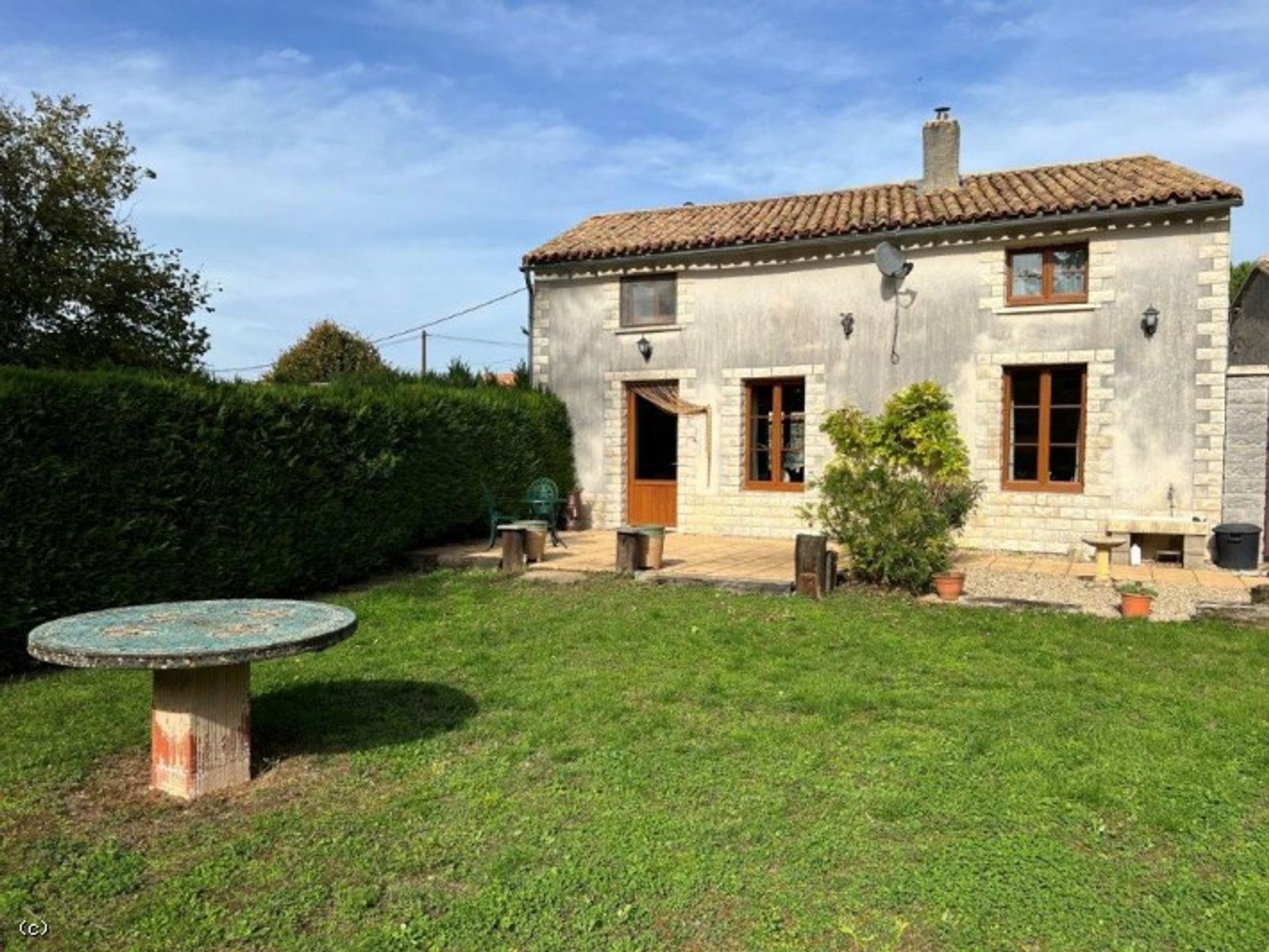 Huis in Chaunay, Nouvelle-Aquitaine 11128912