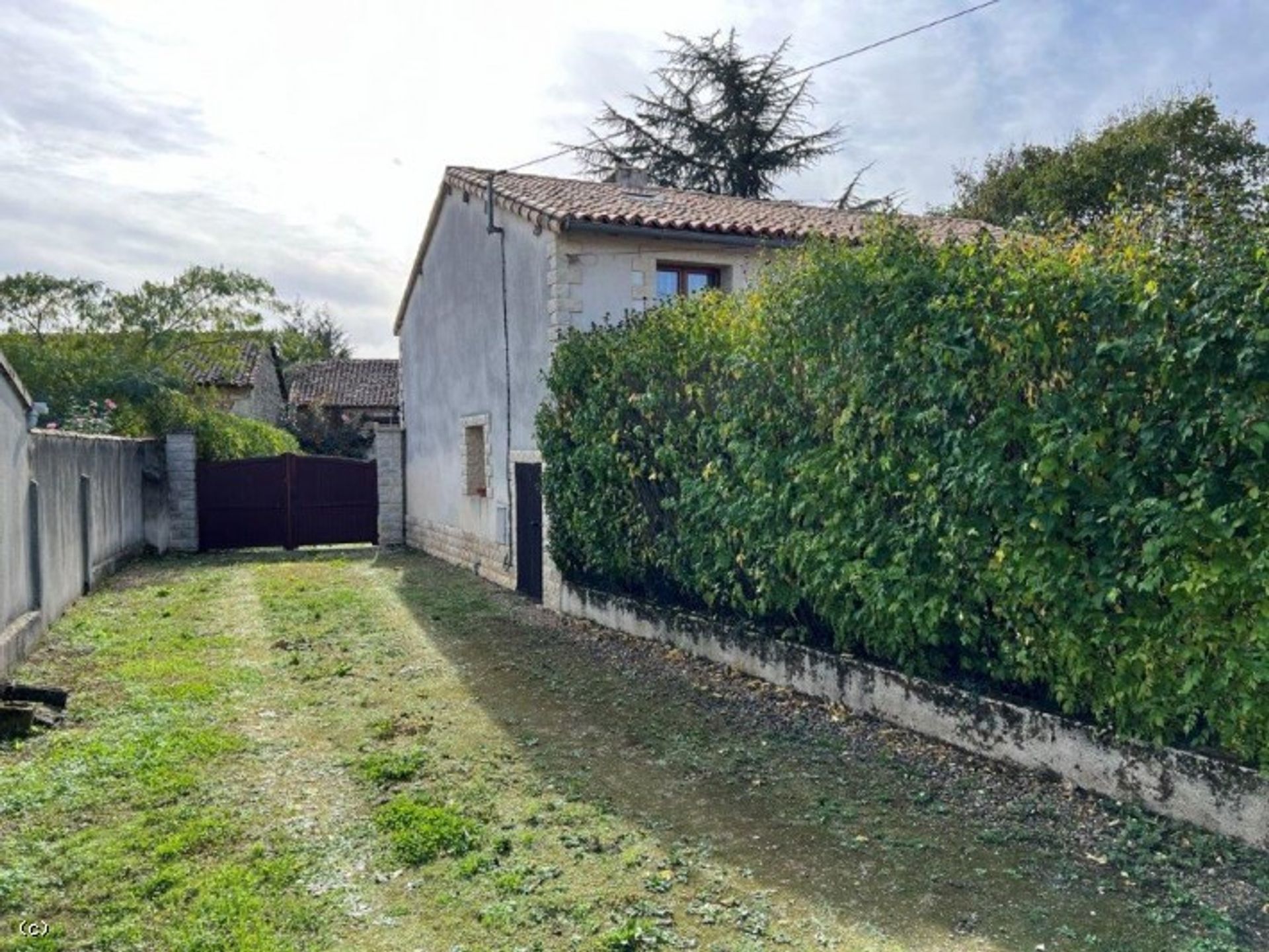 Huis in Chaunay, Nouvelle-Aquitaine 11128912