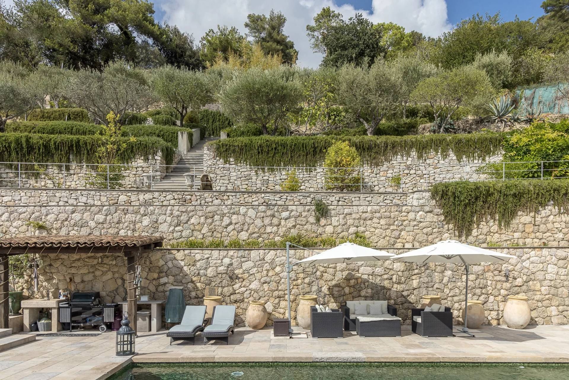 Hus i Saint-Paul-de-Vence, Provence-Alpes-Cote d'Azur 11129722