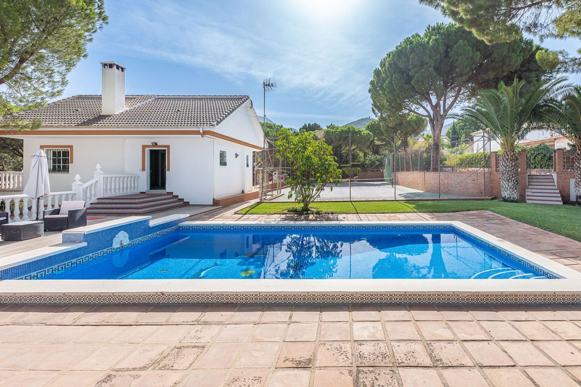 Casa nel Alhaurín de la Torre, Andalusia 11130735