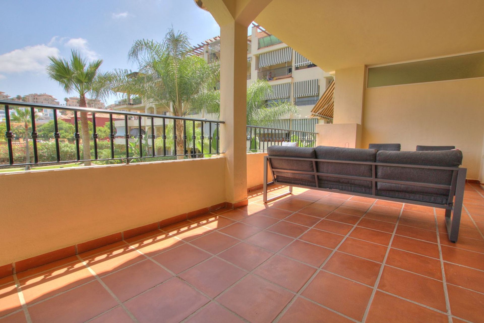 Condominio nel Fuengirola, Andalusia 11131938