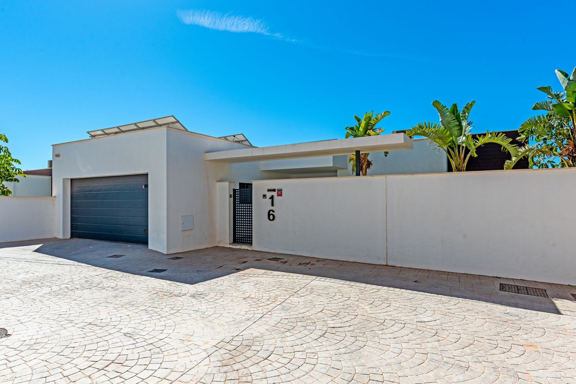 House in Fuengirola, Andalusia 11132508