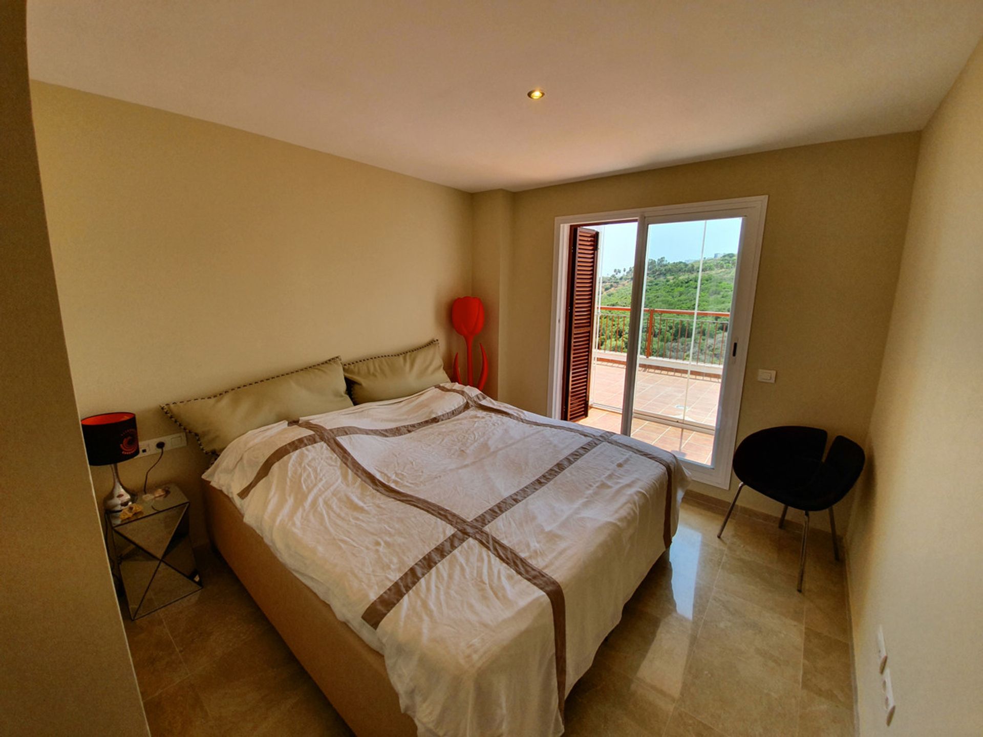 Condominium in La Alcaidesa, Andalusia 11132969