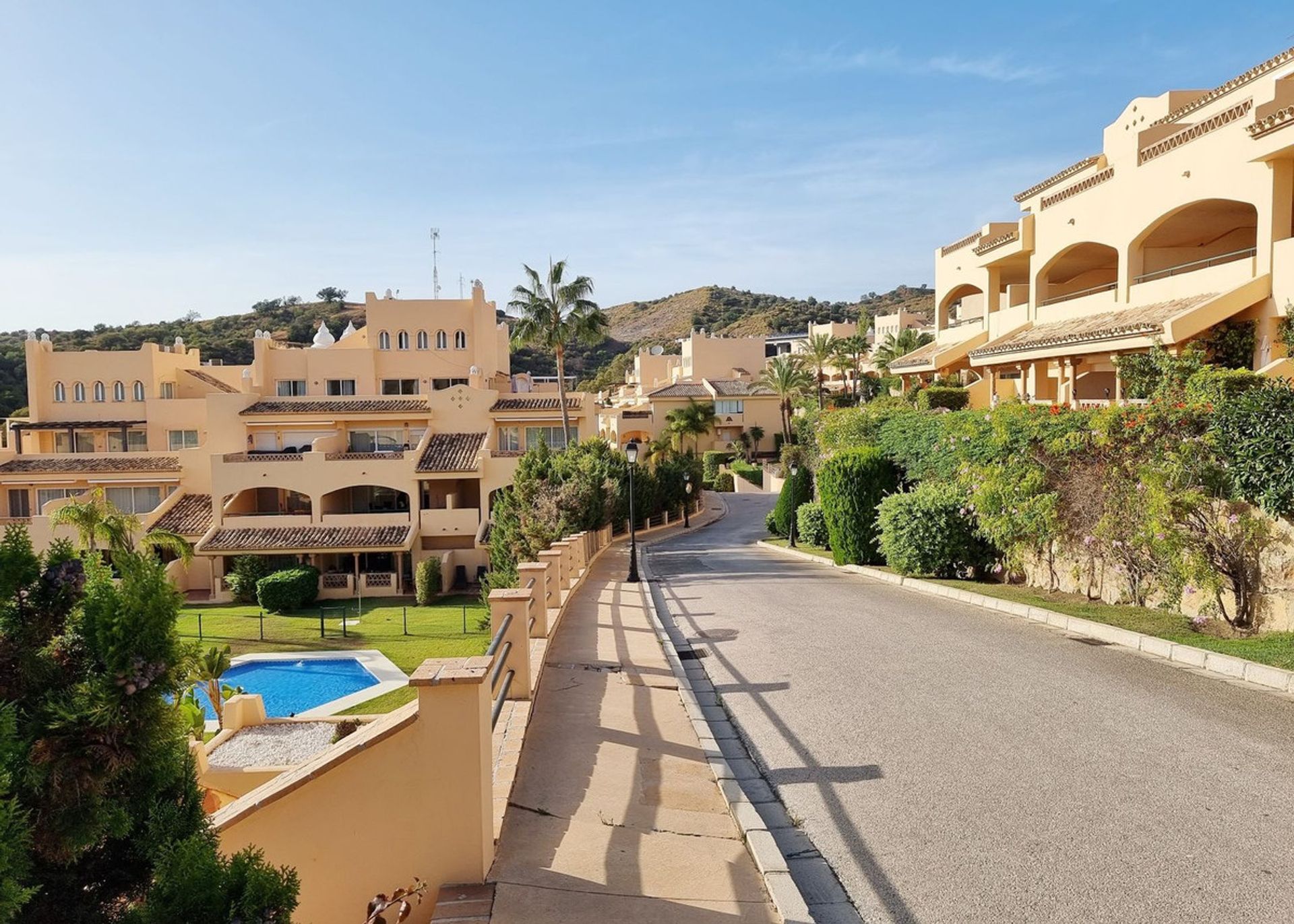 Condominium in Ojen, Andalusia 11133104