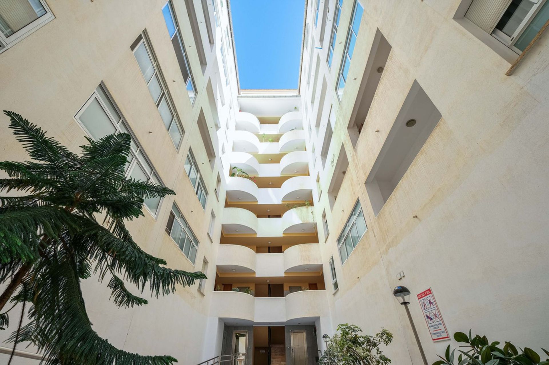 Condominium in Fuengirola, Andalucía 11133157