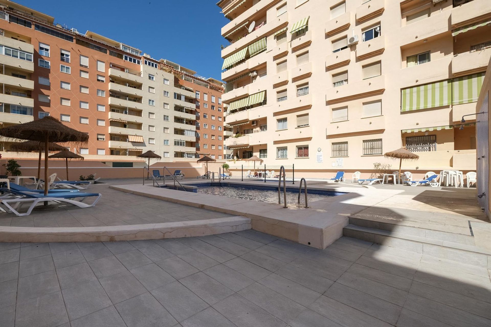 Condominium in Fuengirola, Andalucía 11133157