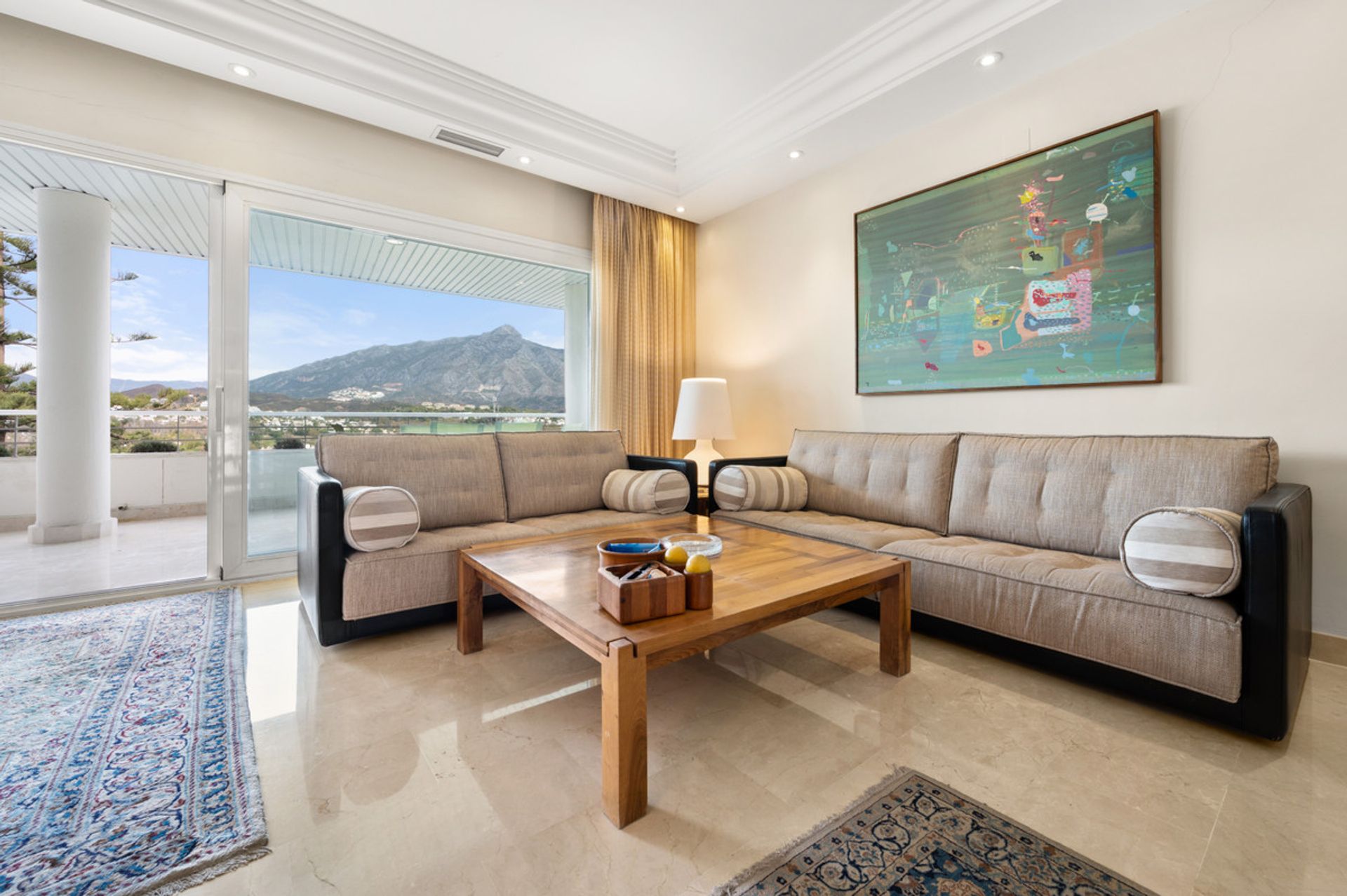 Condominium in Marbella, Andalucía 11133425