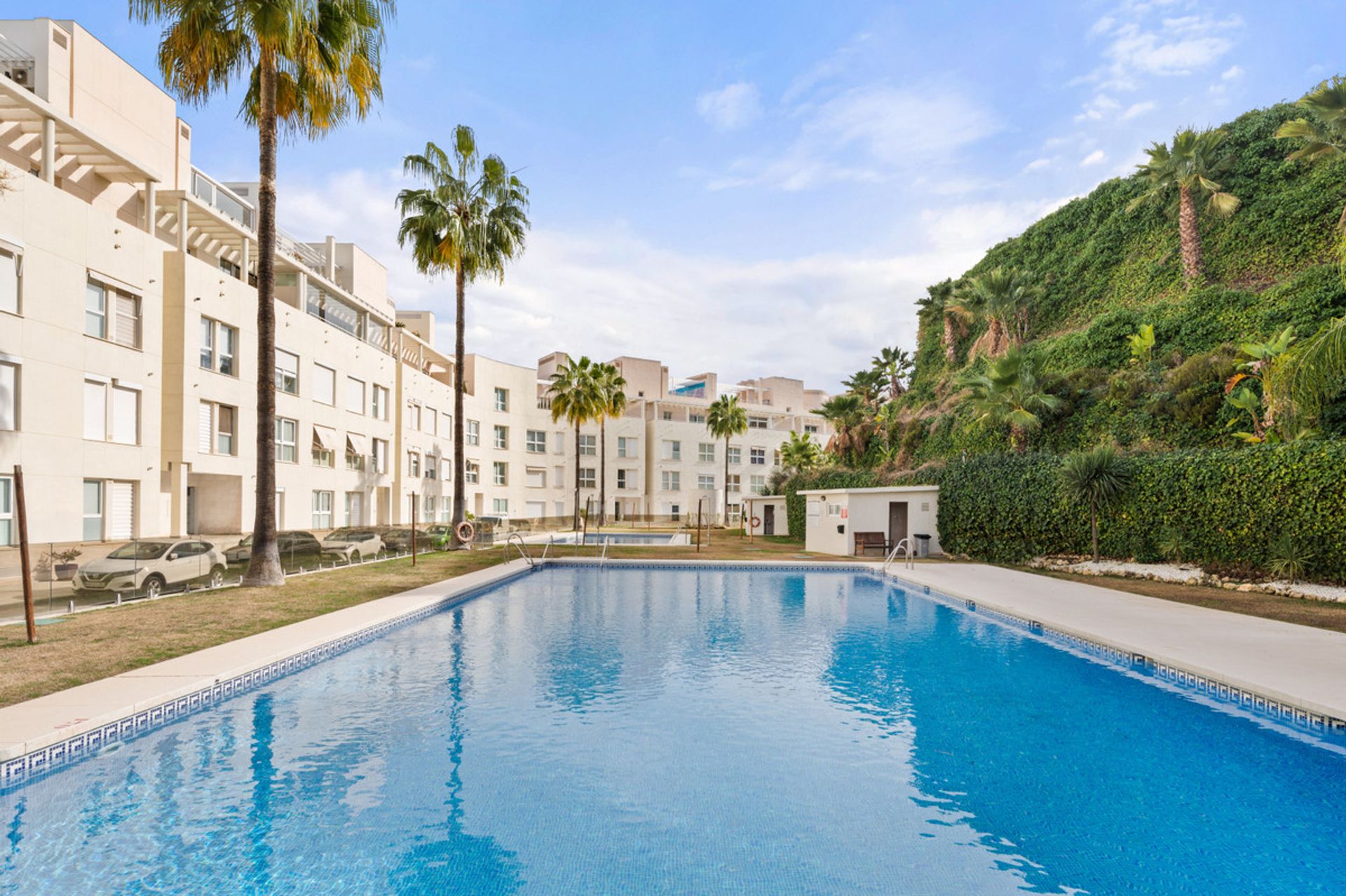 Condominium in Marbella, Andalucía 11133425