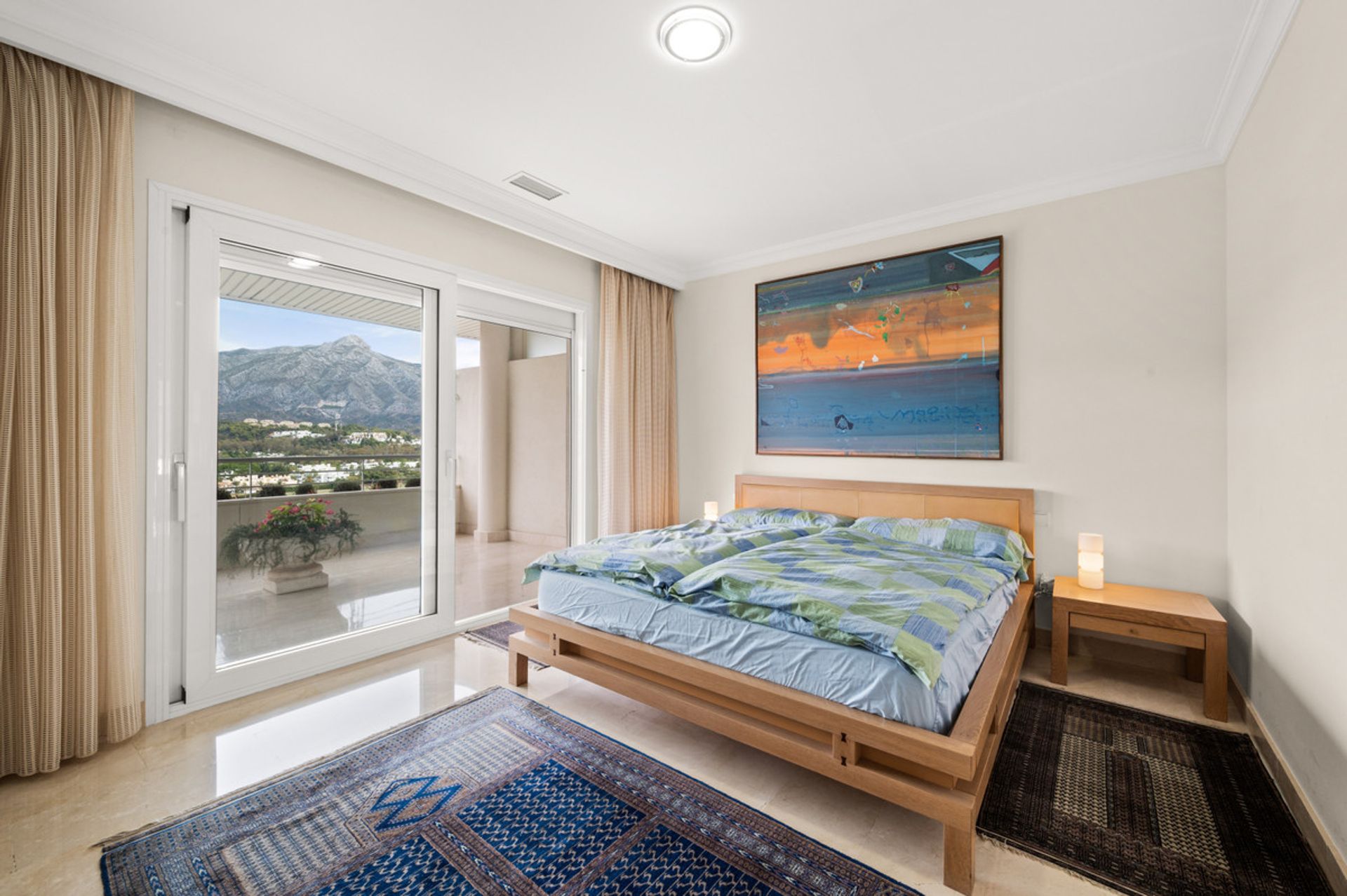 Condominium in Marbella, Andalucía 11133425