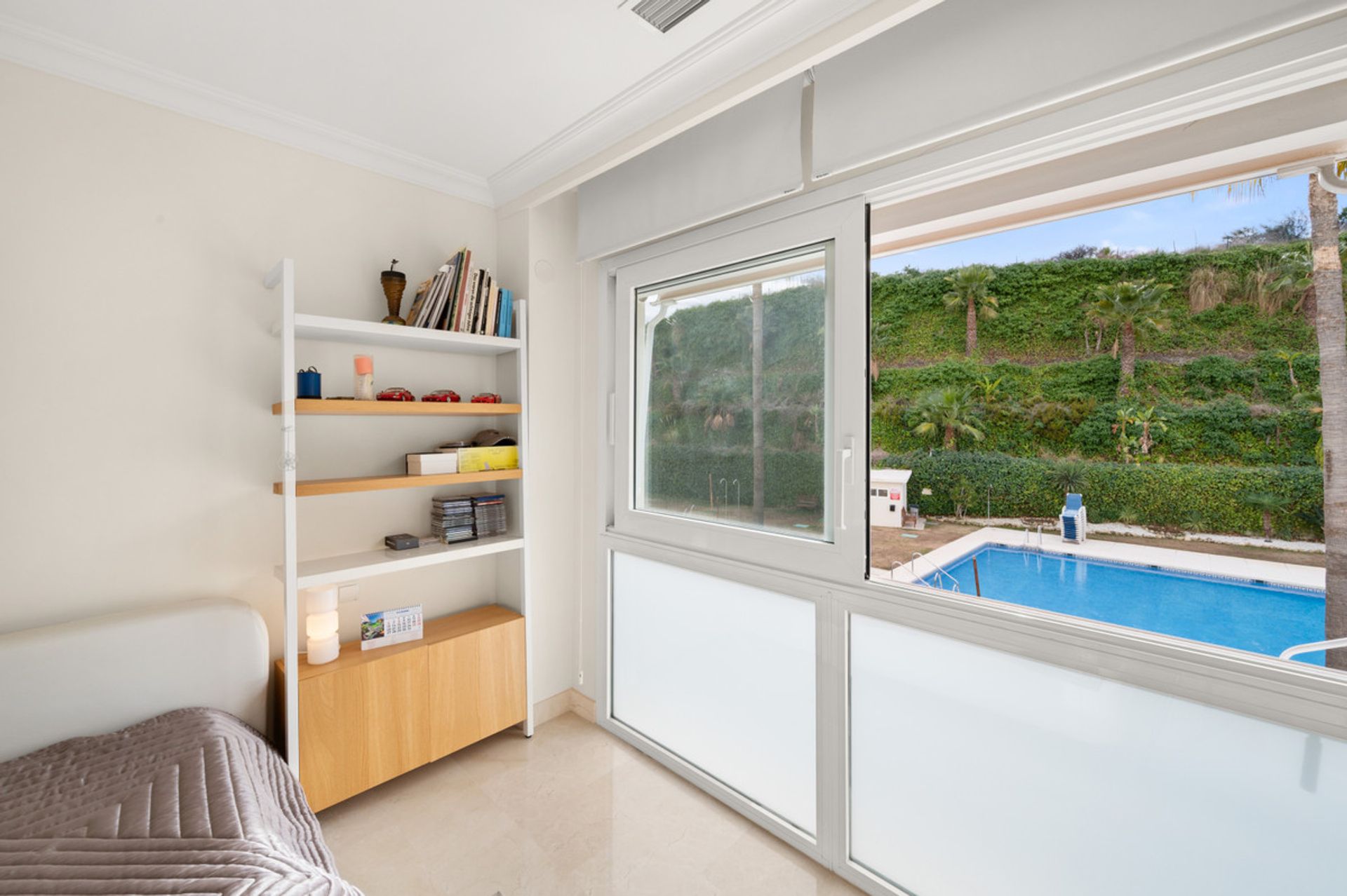 Condominium in Marbella, Andalucía 11133425