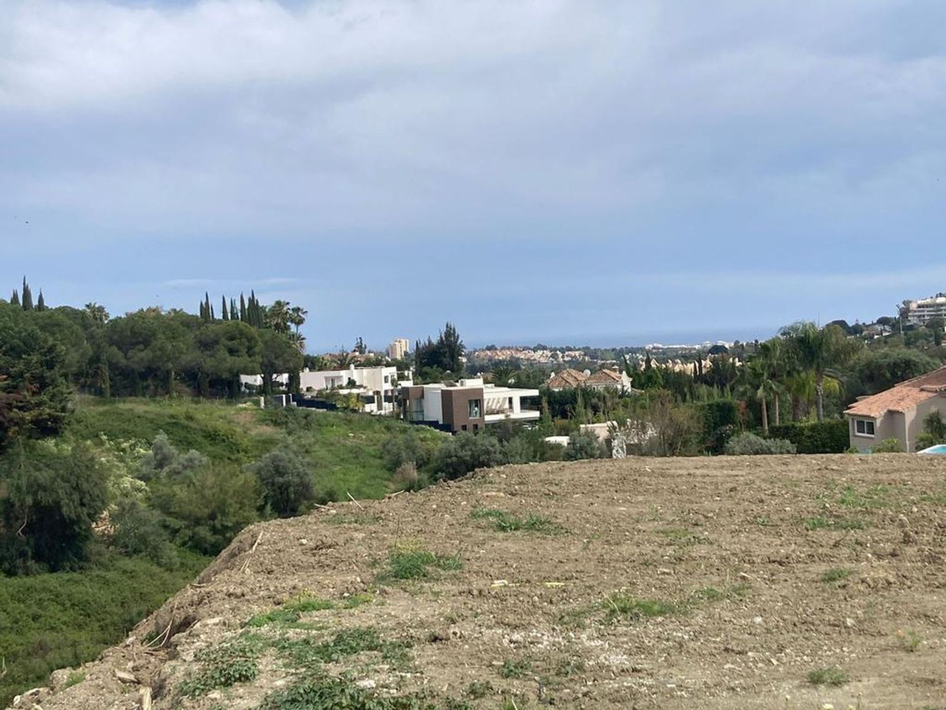 Land in Marbella, Andalucía 11133527