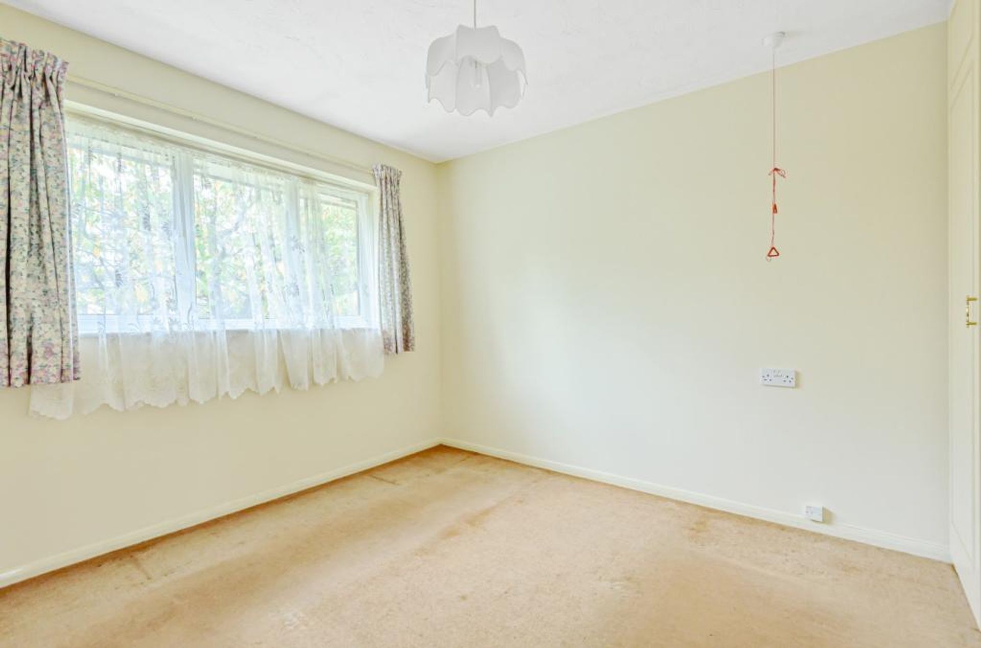 Condominium in Elmers Einde, Bromley 11133686