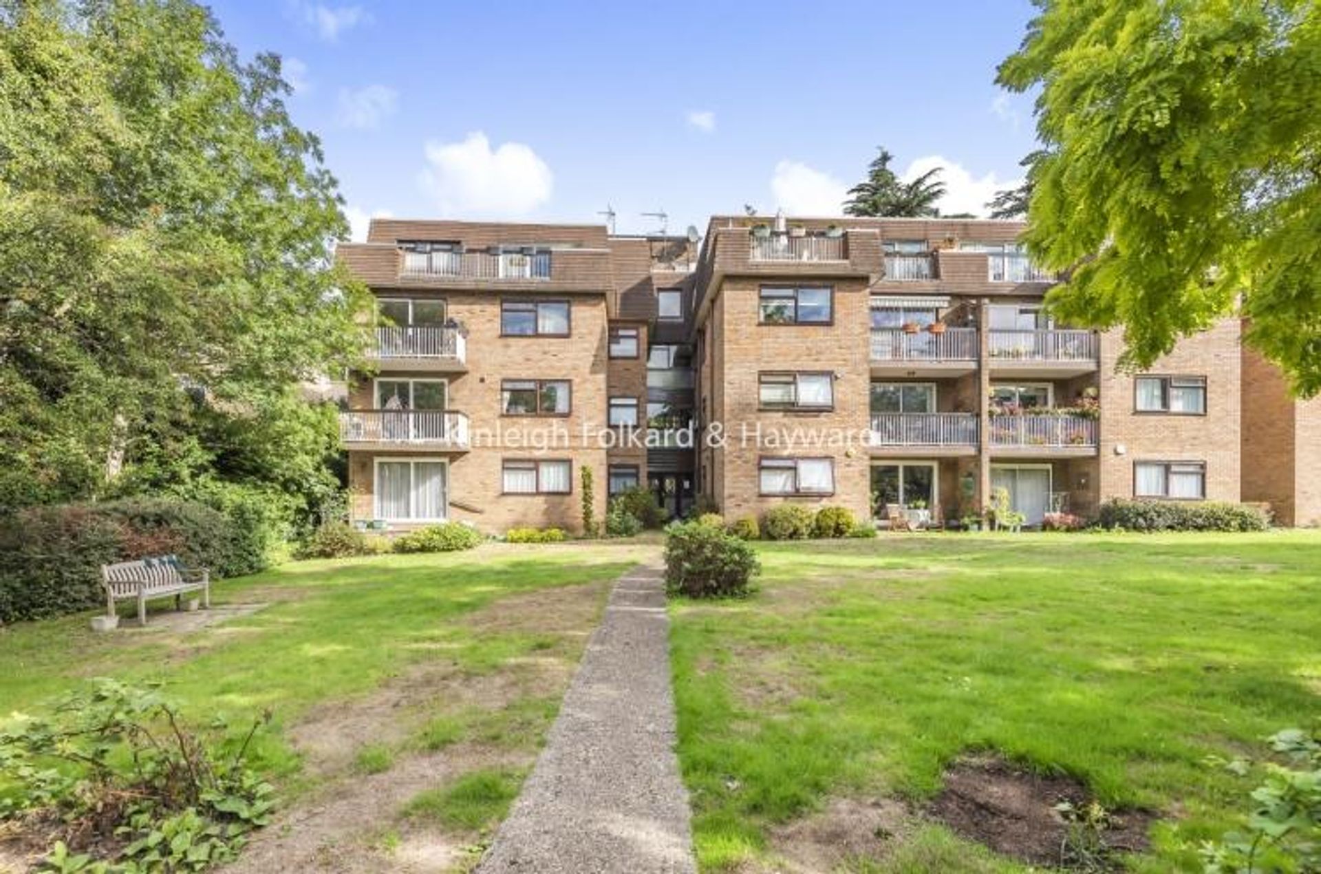 Condominium in , England 11133904