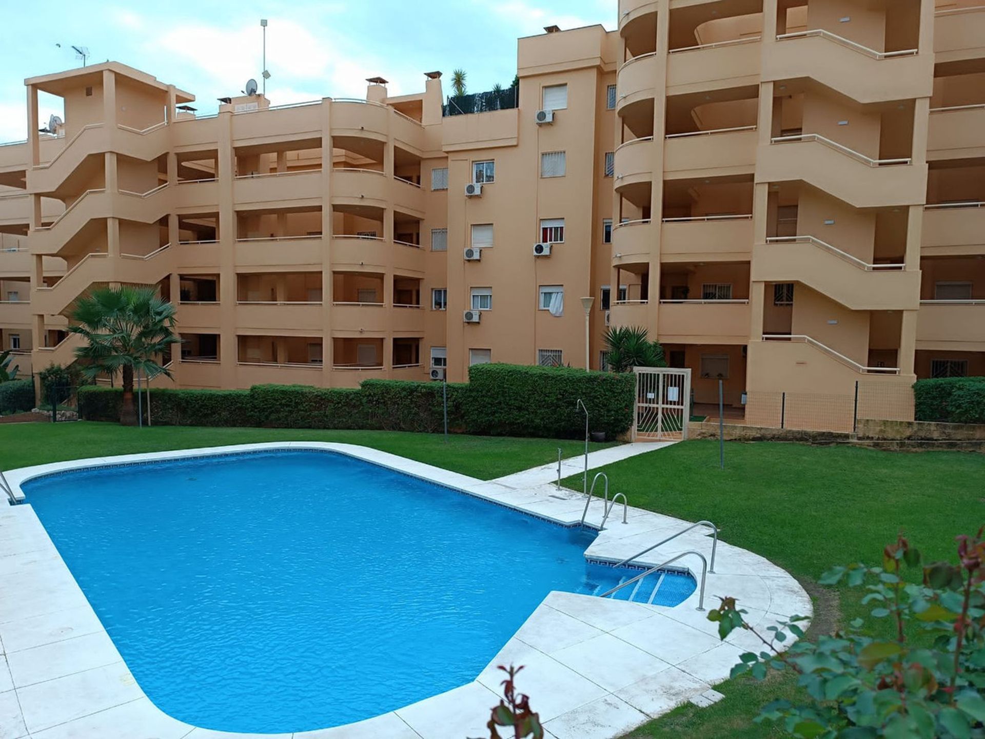 Condominium in Fuengirola, Andalusia 11134097